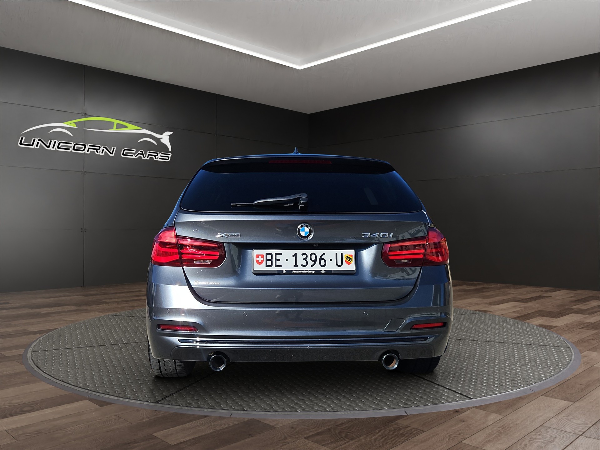 BMW 340i xDrive Touring Steptronic-image-5