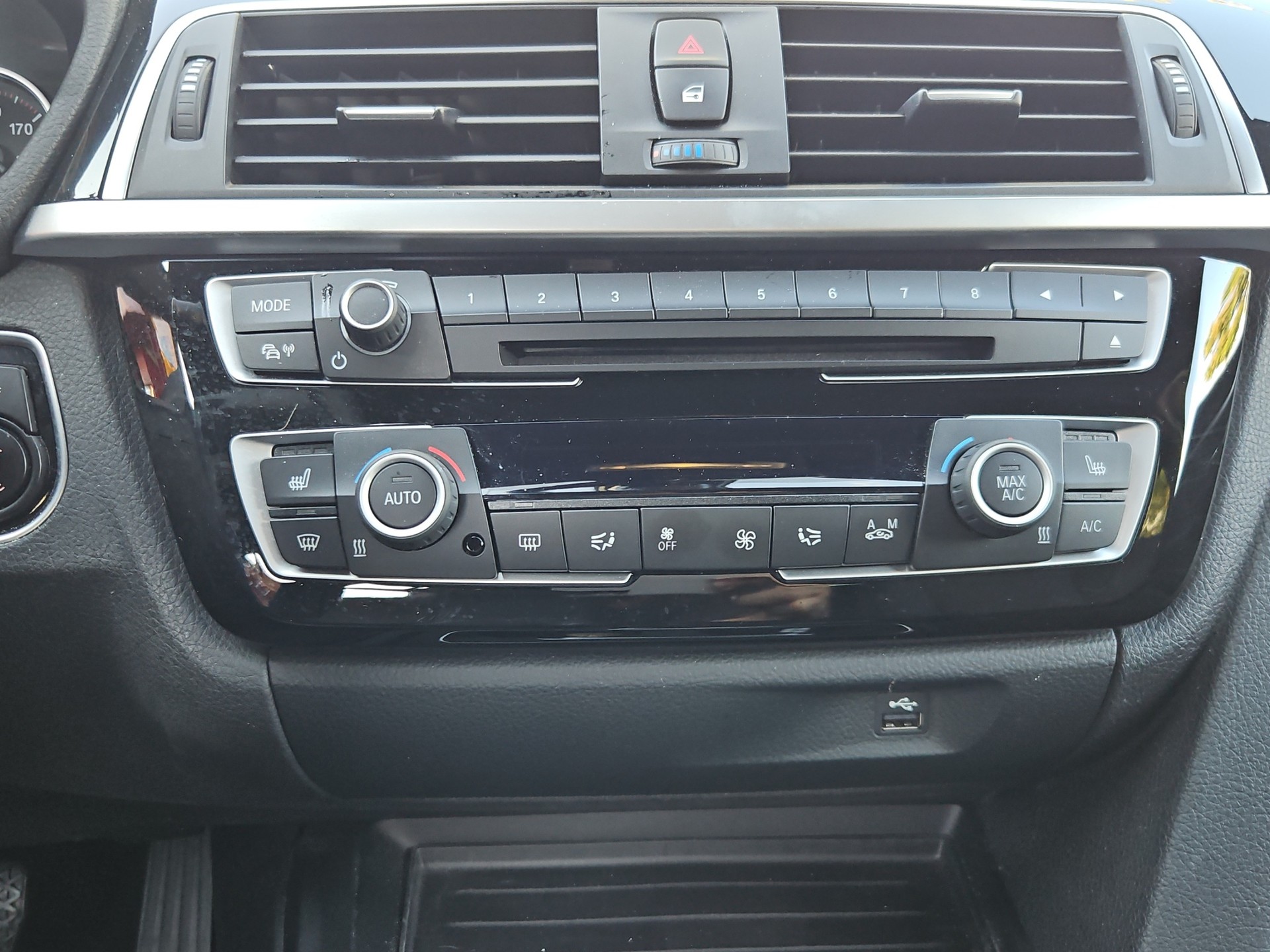 BMW 340i xDrive Touring Steptronic-image-13