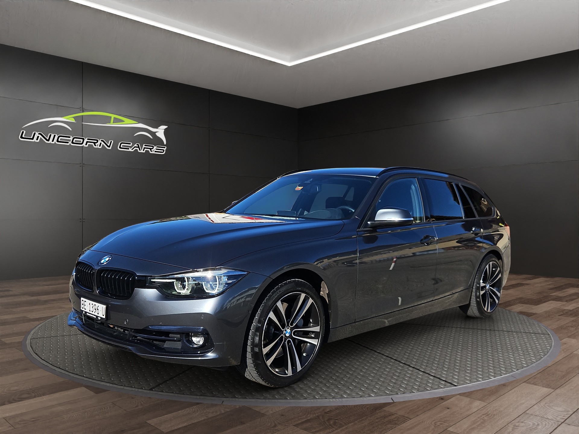 BMW 340i xDrive Touring Steptronic-showroom-element-2