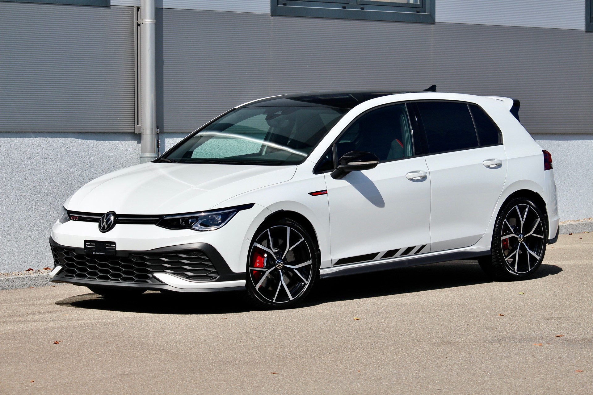 VW Golf 2.0 TSI GTI CLUBSPORT - EDITION DSG 300PS °TOP-Ausstattung °Black & White Package ° MJ. 2024-showroom-element-1