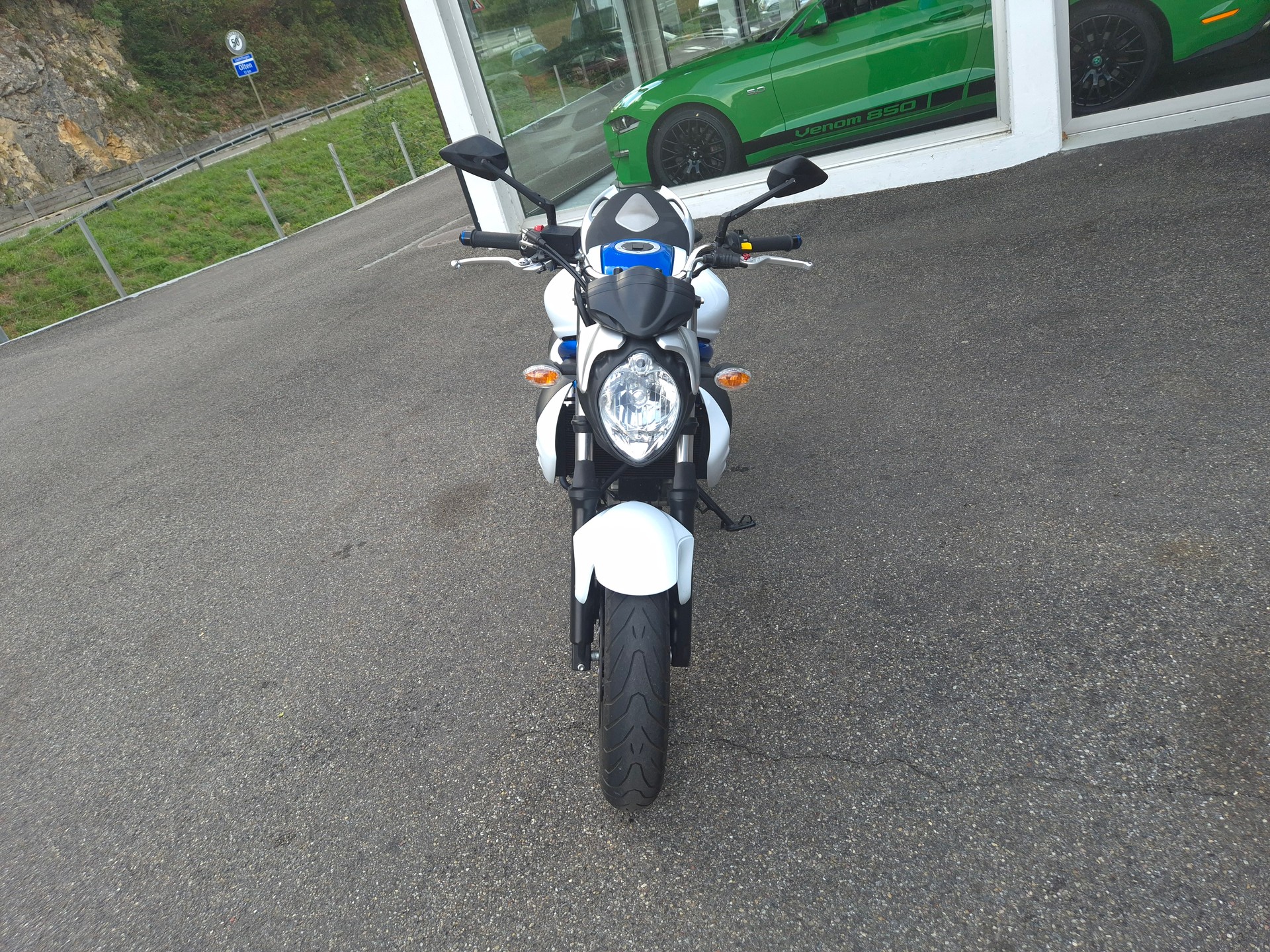 SUZUKI SFV 650 Gladius (25kW)-image-2