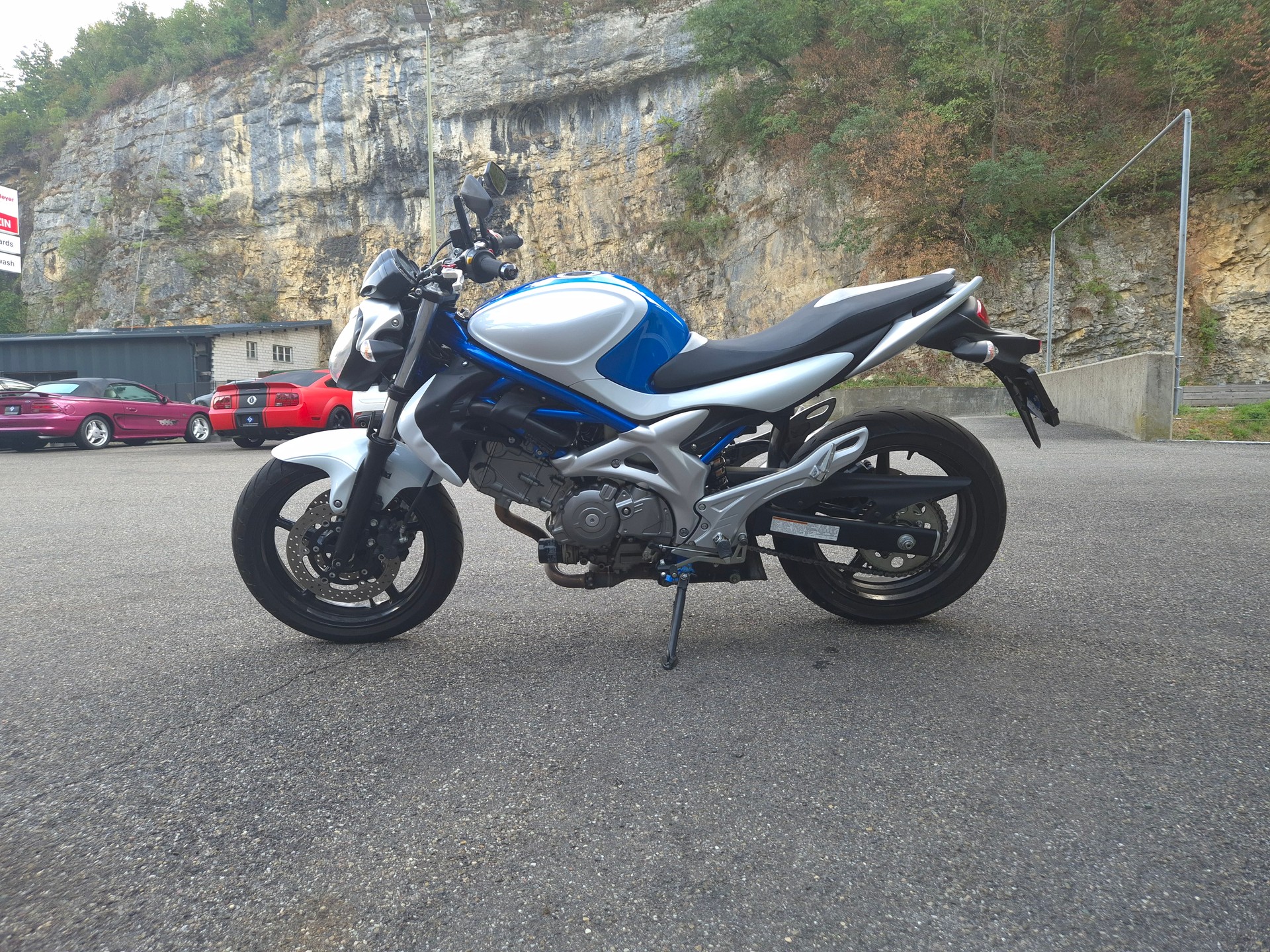 SUZUKI SFV 650 Gladius (25kW)-image-4