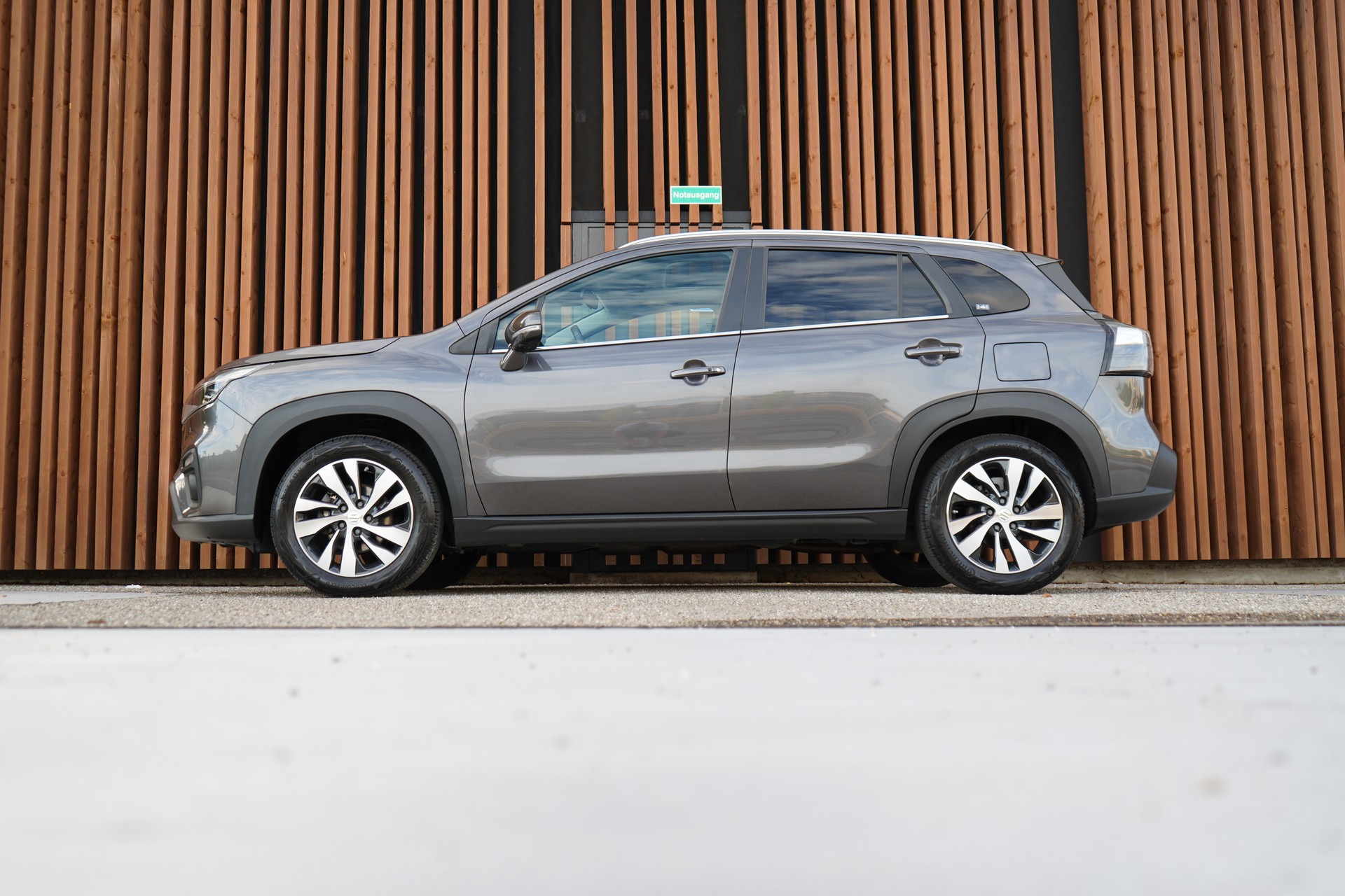 SUZUKI S-CROSS 1.5 COMPACT TOP HYBRID l 116 PS-showroom-element-1
