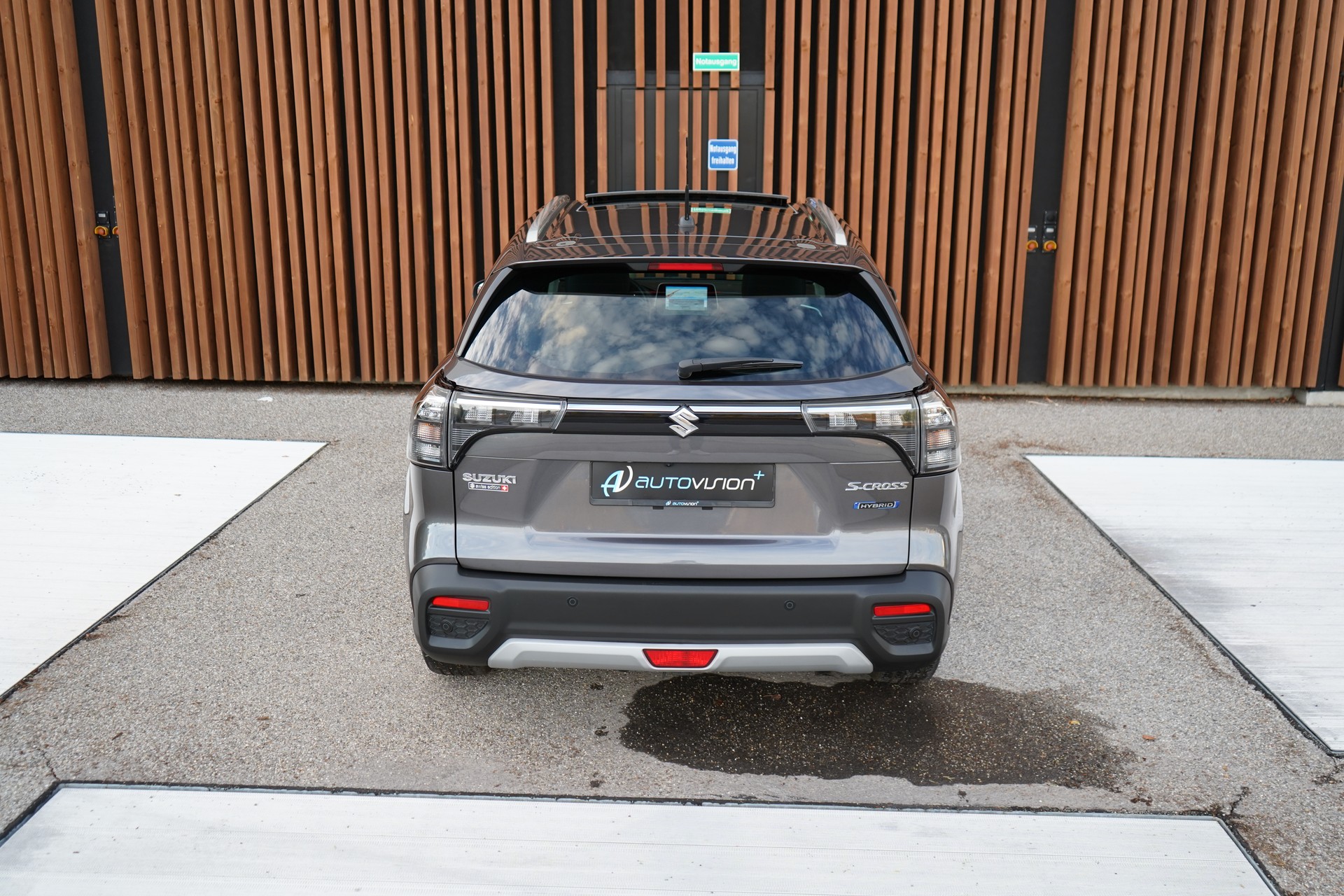 SUZUKI S-CROSS 1.5 COMPACT TOP HYBRID l 116 PS-image-15