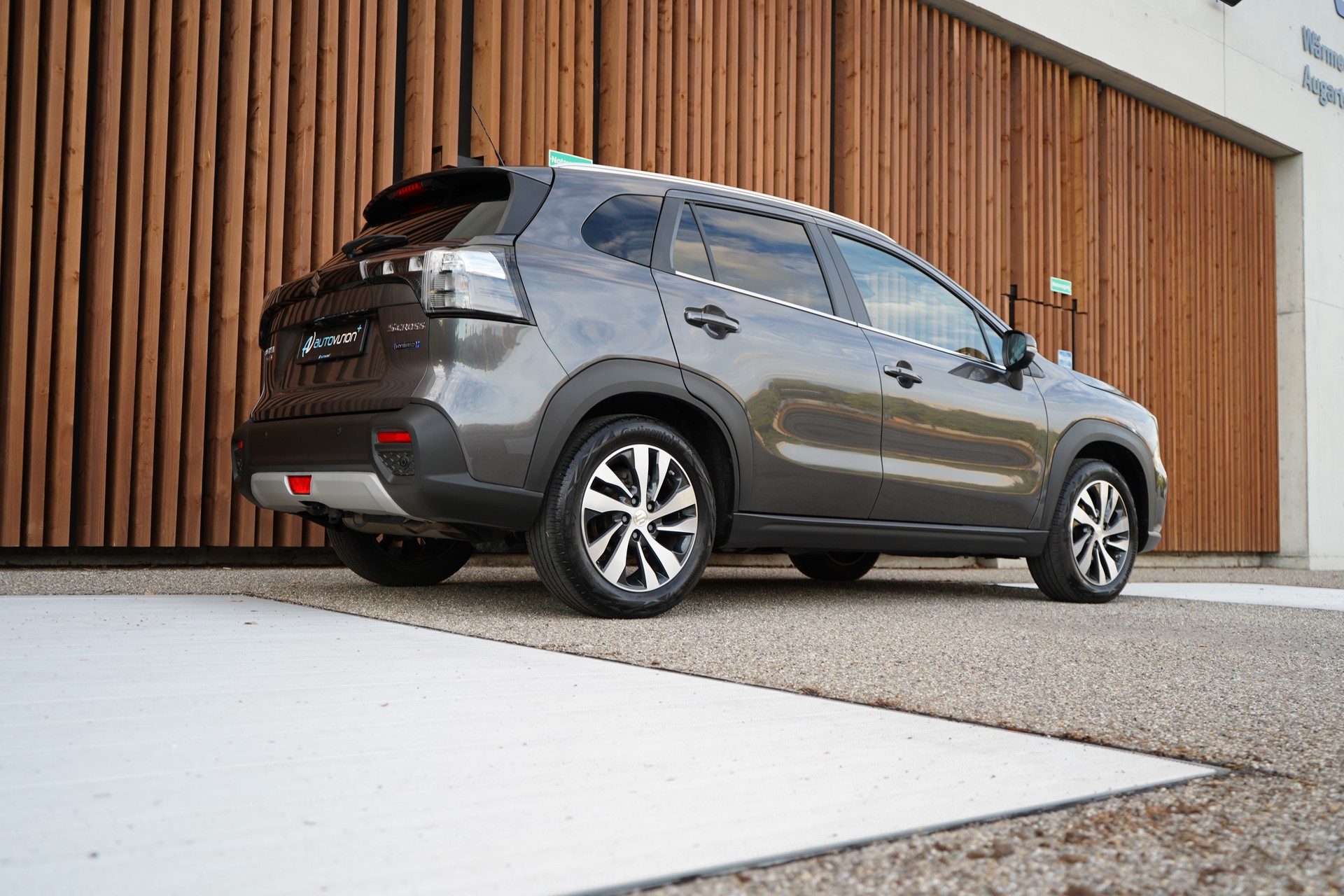 SUZUKI S-CROSS 1.5 COMPACT TOP HYBRID l 116 PS-image-12
