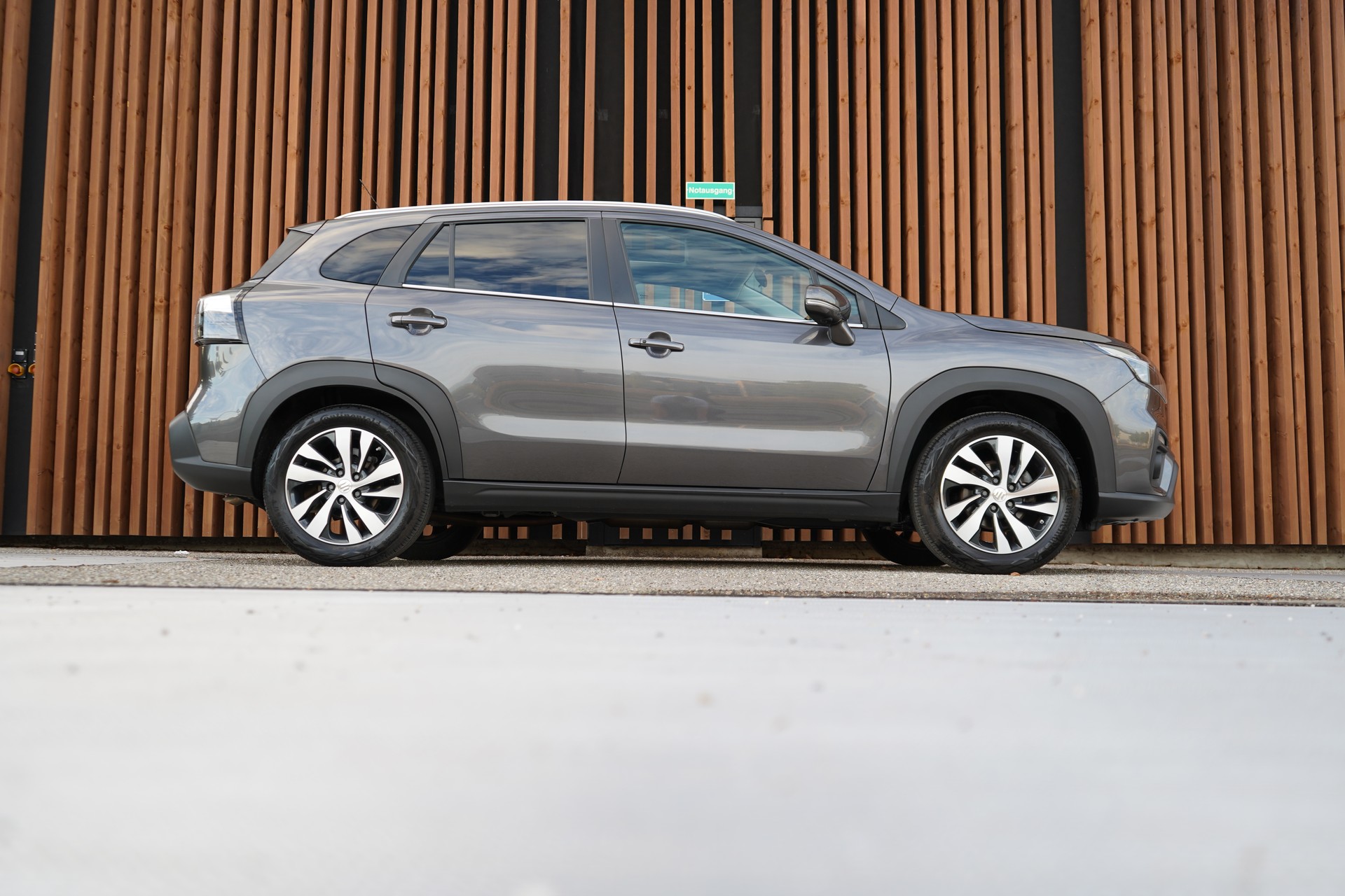 SUZUKI S-CROSS 1.5 COMPACT TOP HYBRID l 116 PS