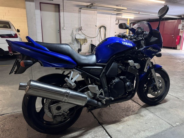 YAMAHA FZS 600 Fazer-image-2