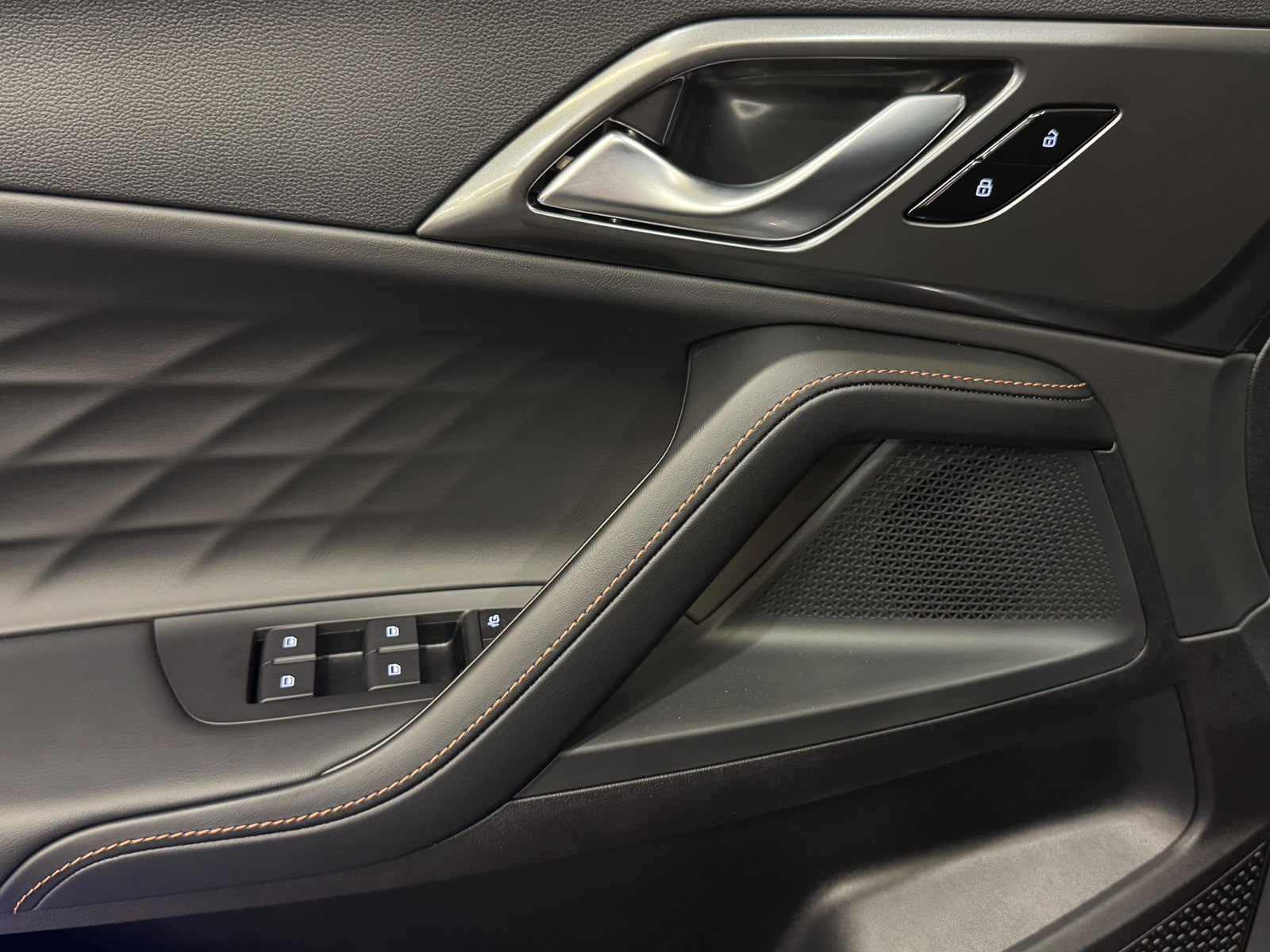 MG HS 1.5 Vollhybrid Luxury-image-14