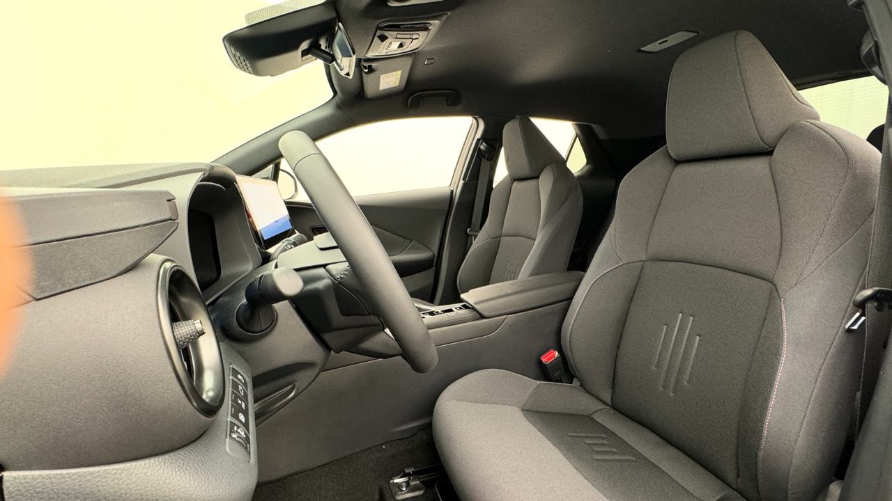 TOYOTA C-HR 2.0 PHEV CVT Style-image-4