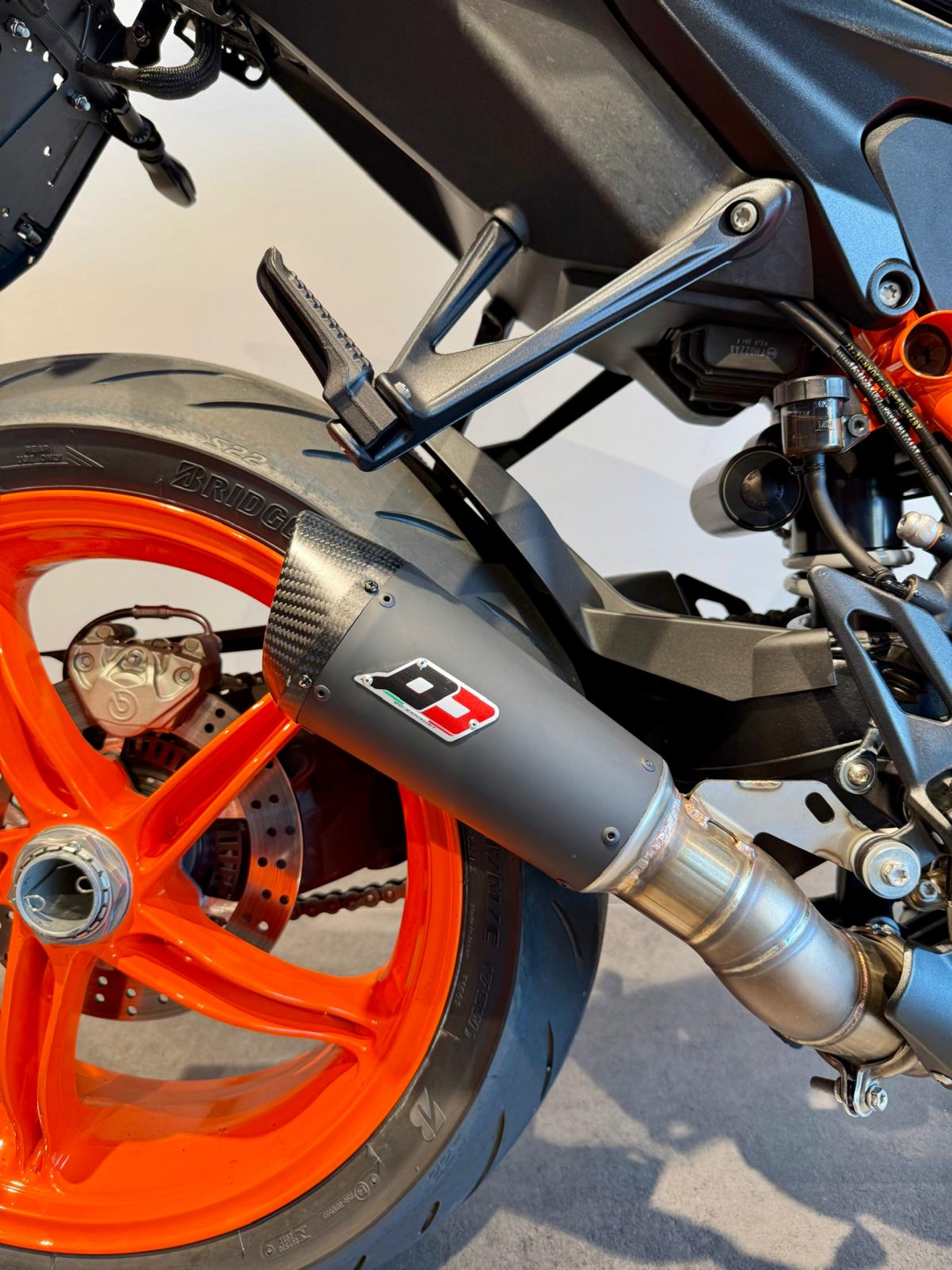 KTM 1290 Super Duke R Evo-image-5
