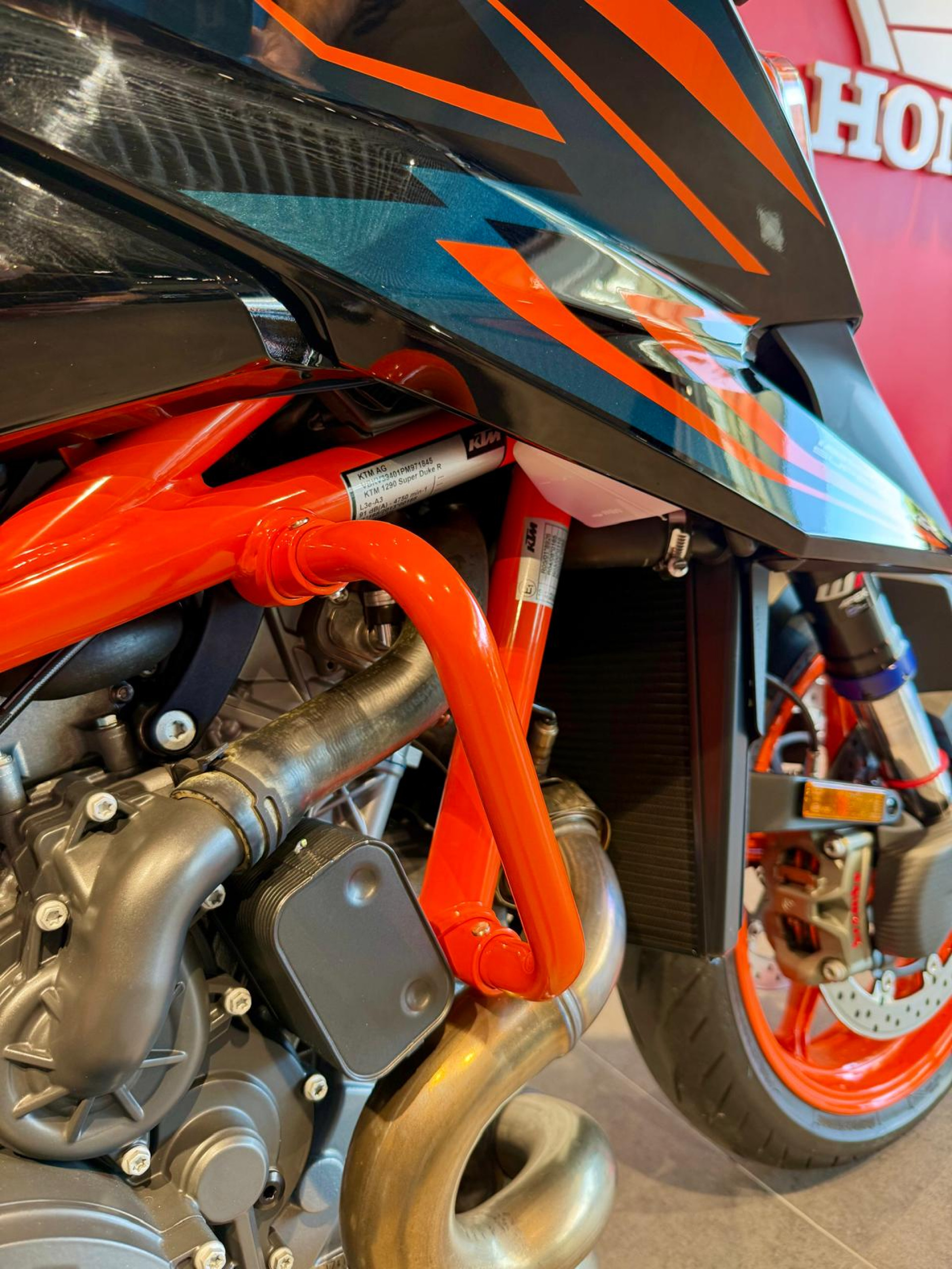 KTM 1290 Super Duke R Evo-image-4