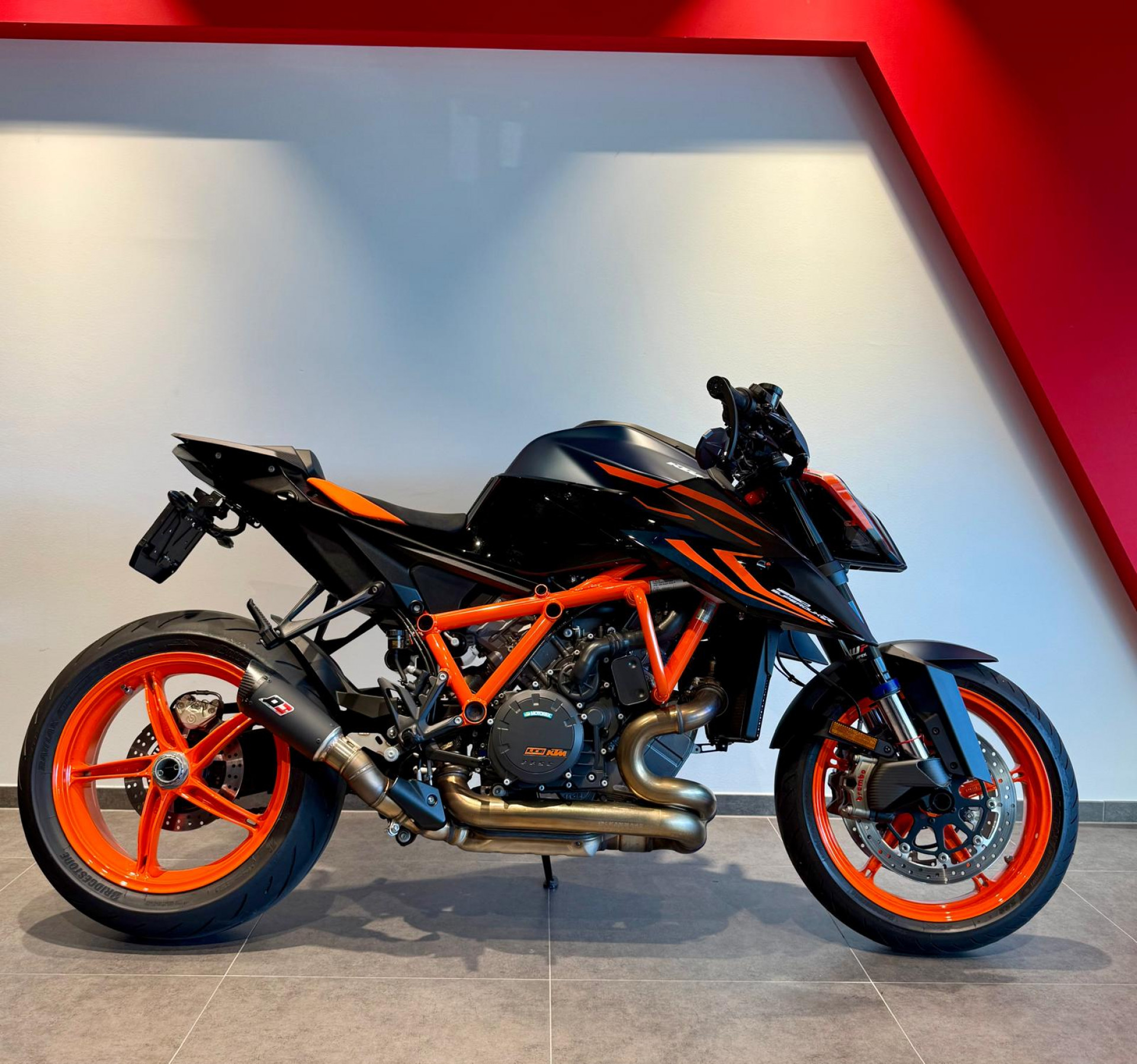 KTM 1290 Super Duke R Evo-image-1
