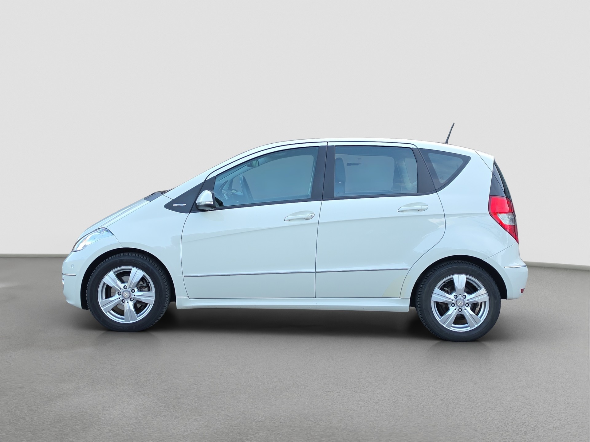 MERCEDES-BENZ A 180 Avantgarde Selection Autotronic-showroom-element-1