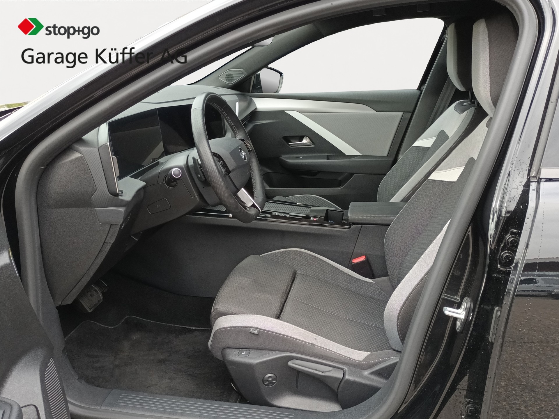 OPEL Astra Sports Tourer 1.2i Turbo Edition A-image-8