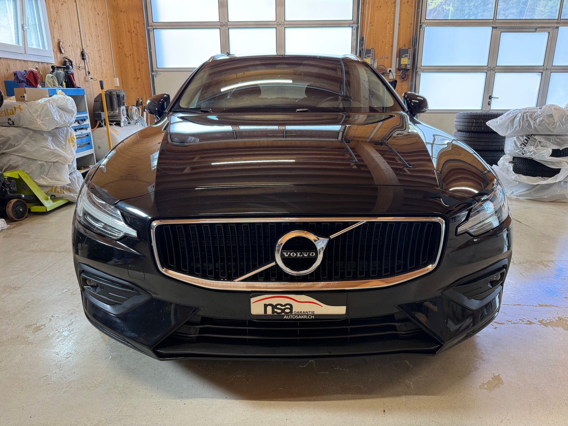 VOLVO V60 D4 AWD Momentum Geartronic-showroom-element-1