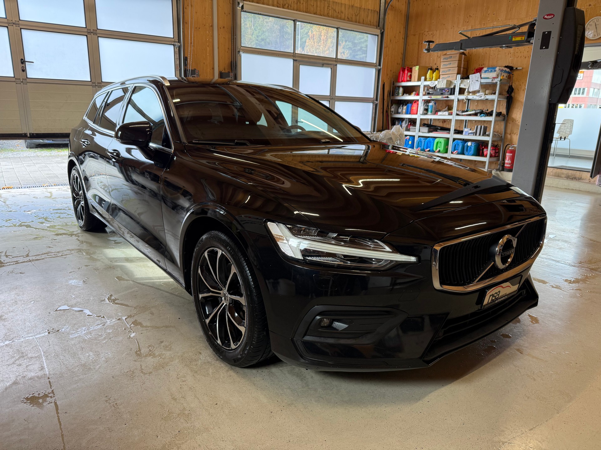 VOLVO V60 D4 AWD Momentum Geartronic-showroom-element-2
