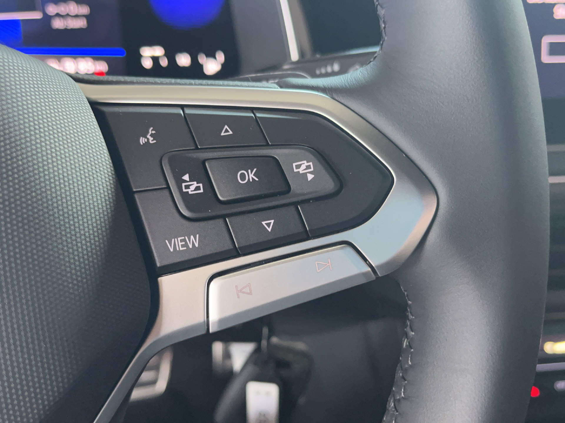 VW Taigo 1.0 TSI R-Line DSG-image-12