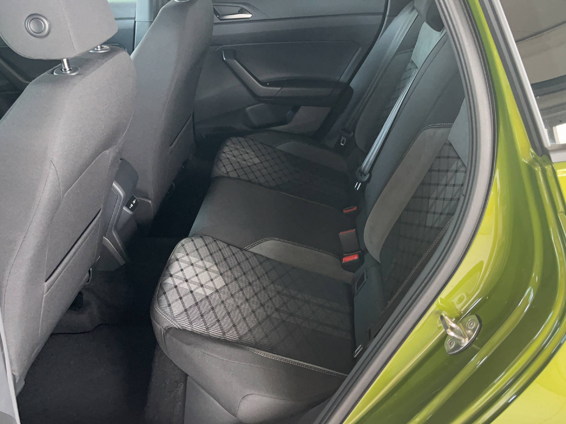 VW Taigo 1.0 TSI R-Line DSG-image-7