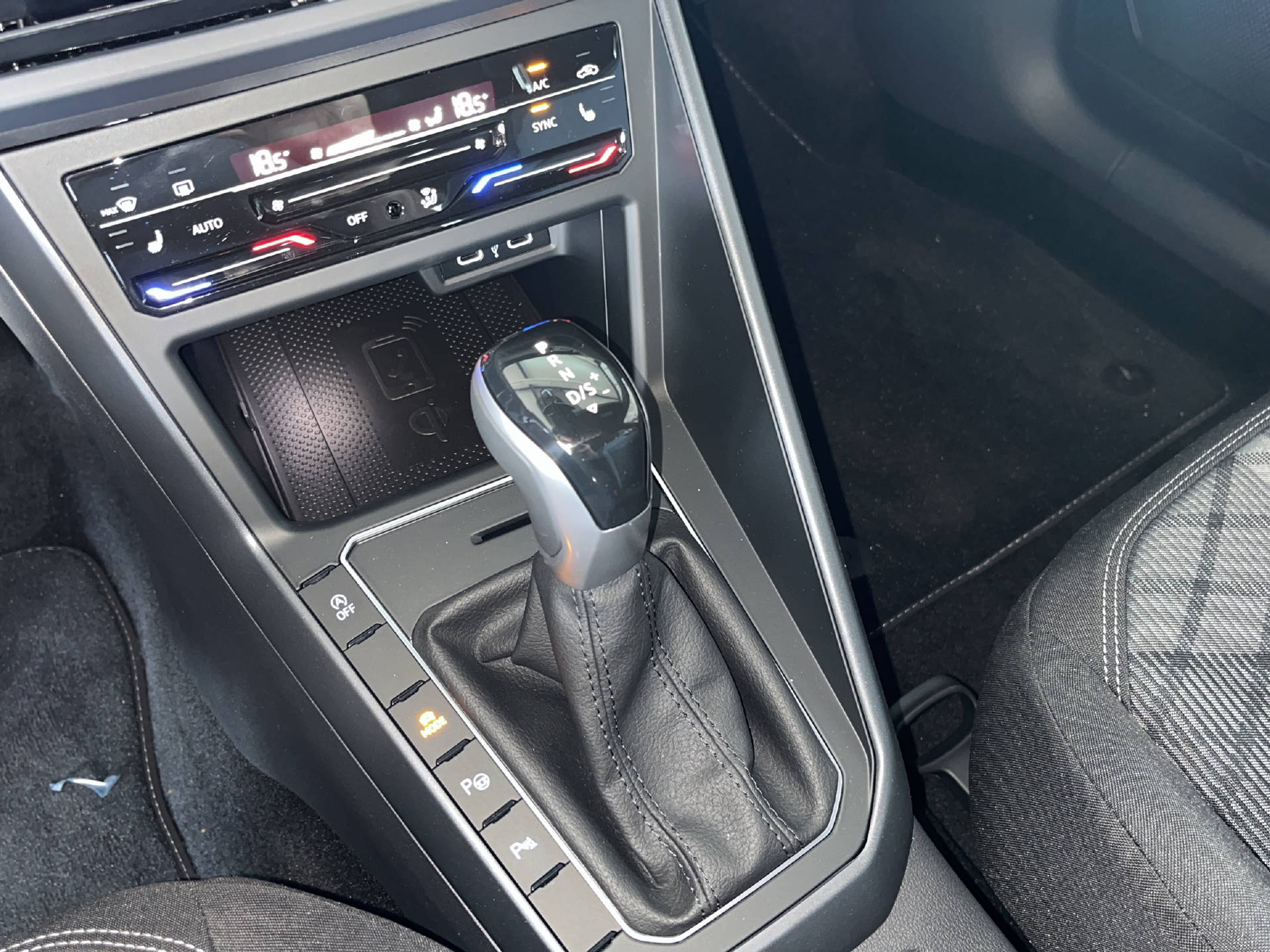 VW Taigo 1.0 TSI R-Line DSG-image-11