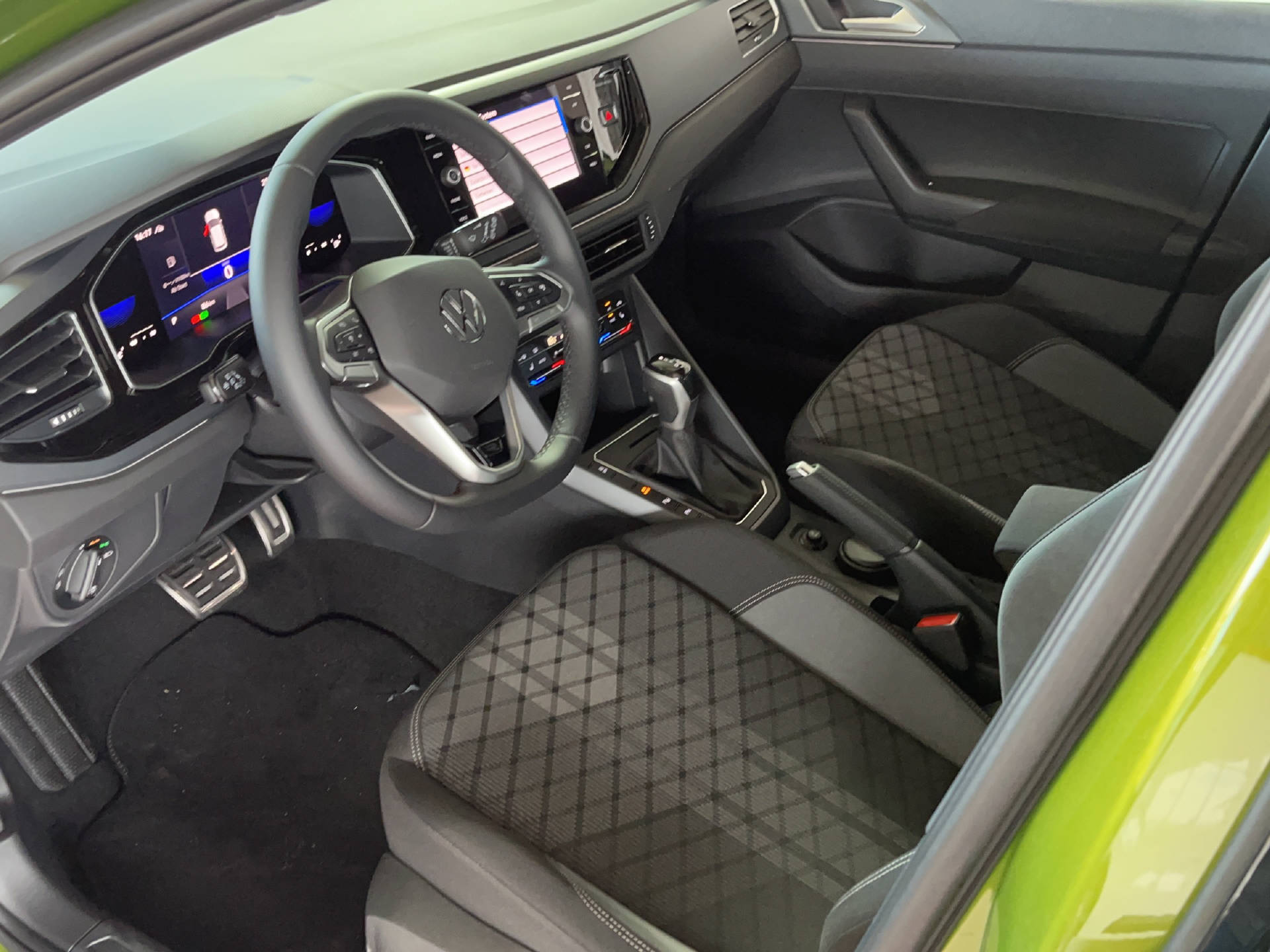 VW Taigo 1.0 TSI R-Line DSG-image-15