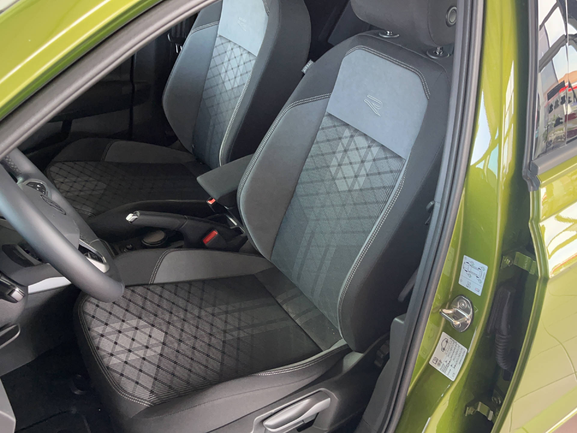 VW Taigo 1.0 TSI R-Line DSG-image-6