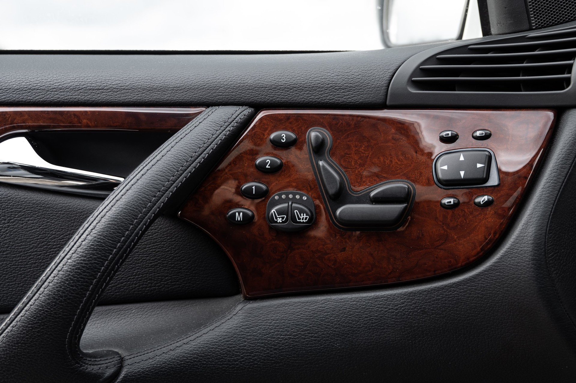 MERCEDES-BENZ CL 55 AMG Automatic-image-26