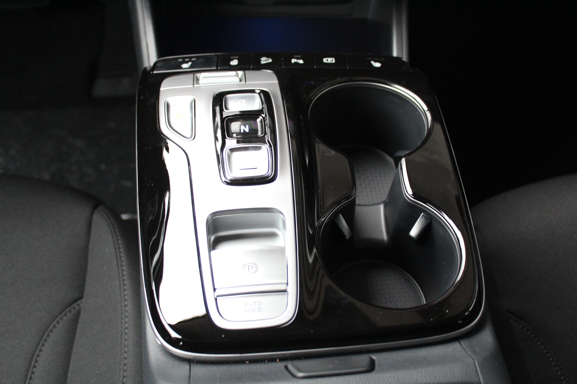 HYUNDAI Tucson 1.6 TGDI HEV Amplia 2WD-image-15