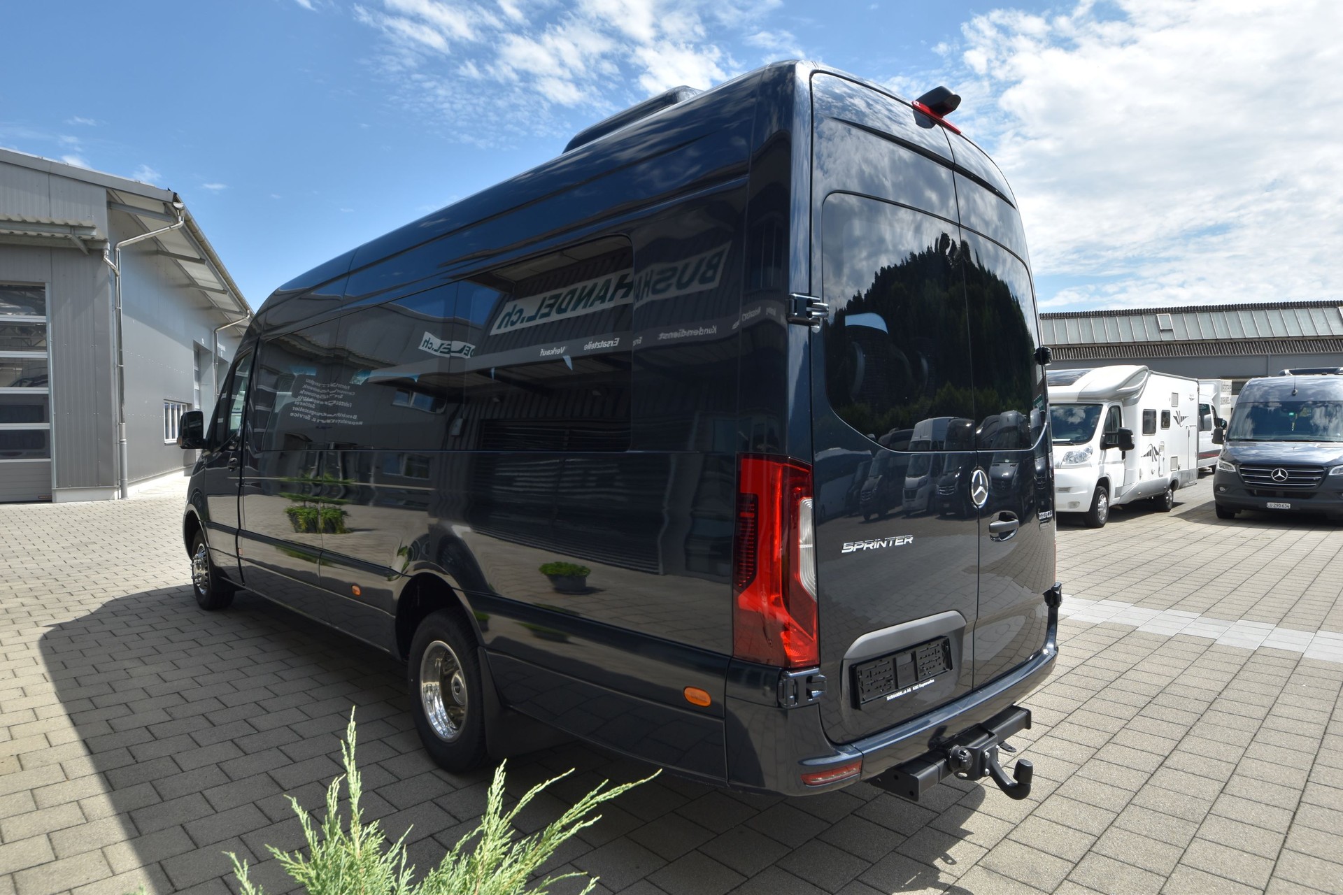 MERCEDES-BENZ 519 VIP Midibus 21 Plätze-image-2