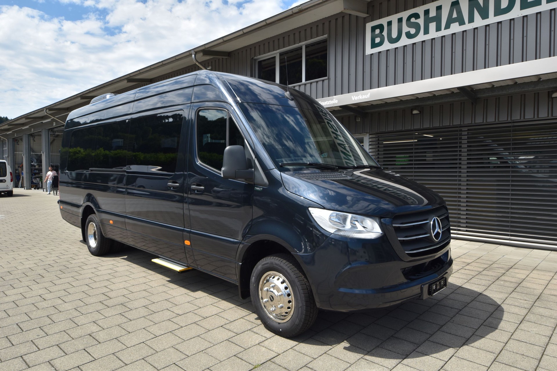MERCEDES-BENZ 519 VIP Midibus 21 Plätze
