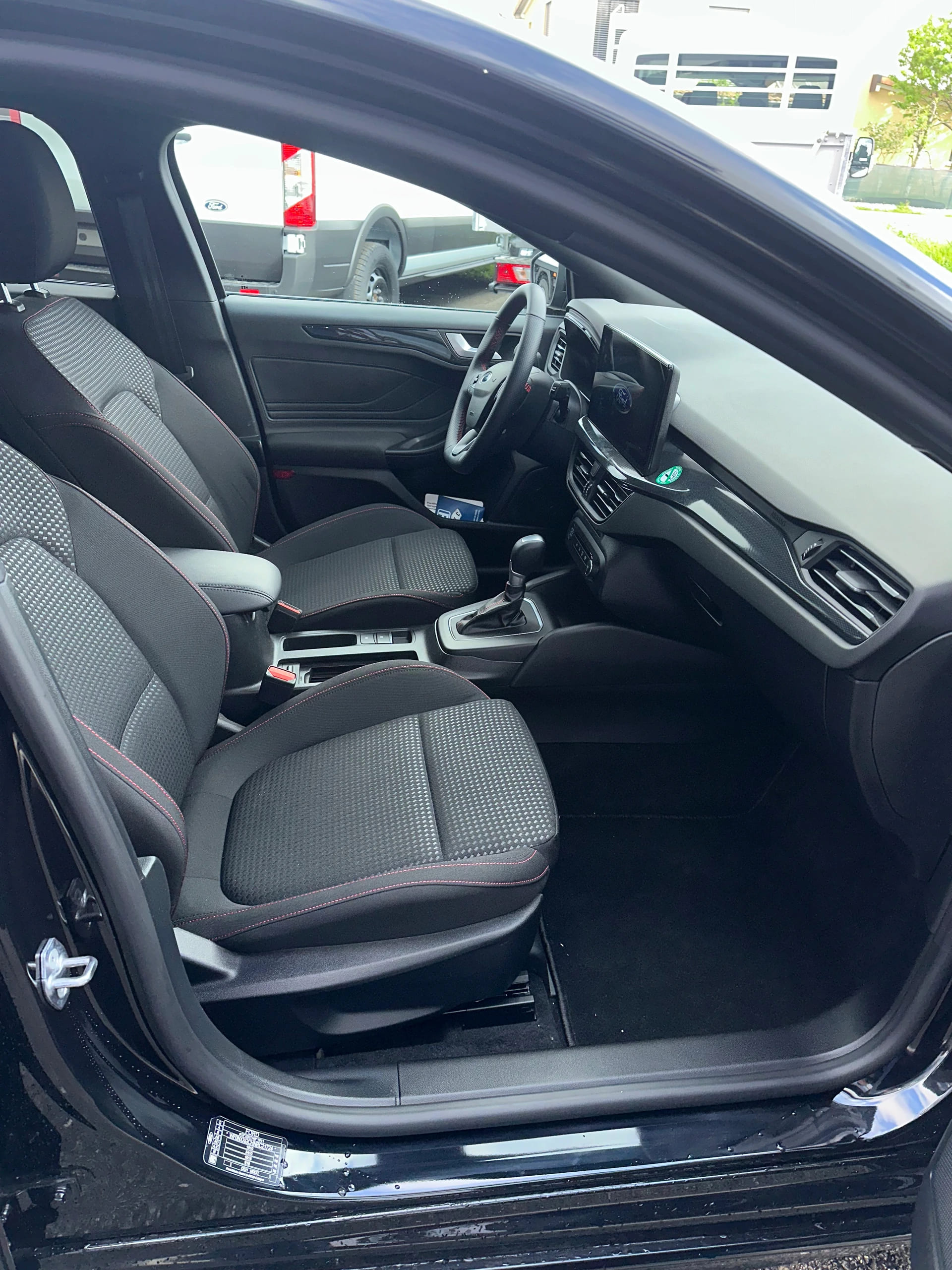 FORD Focus 1.0i EcoB Hybrid 155 ST- ST-Line/155CV/Aut.-image-10