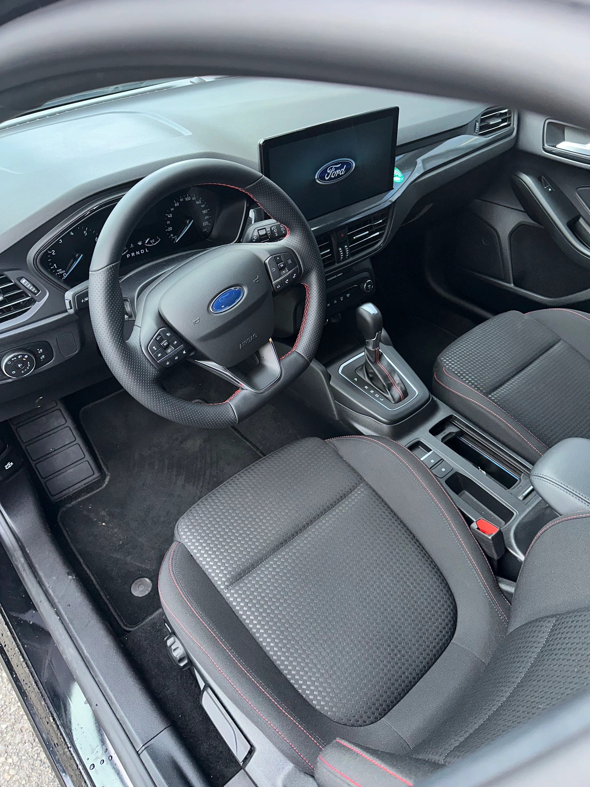 FORD Focus 1.0i EcoB Hybrid 155 ST- ST-Line/155CV/Aut.-image-12