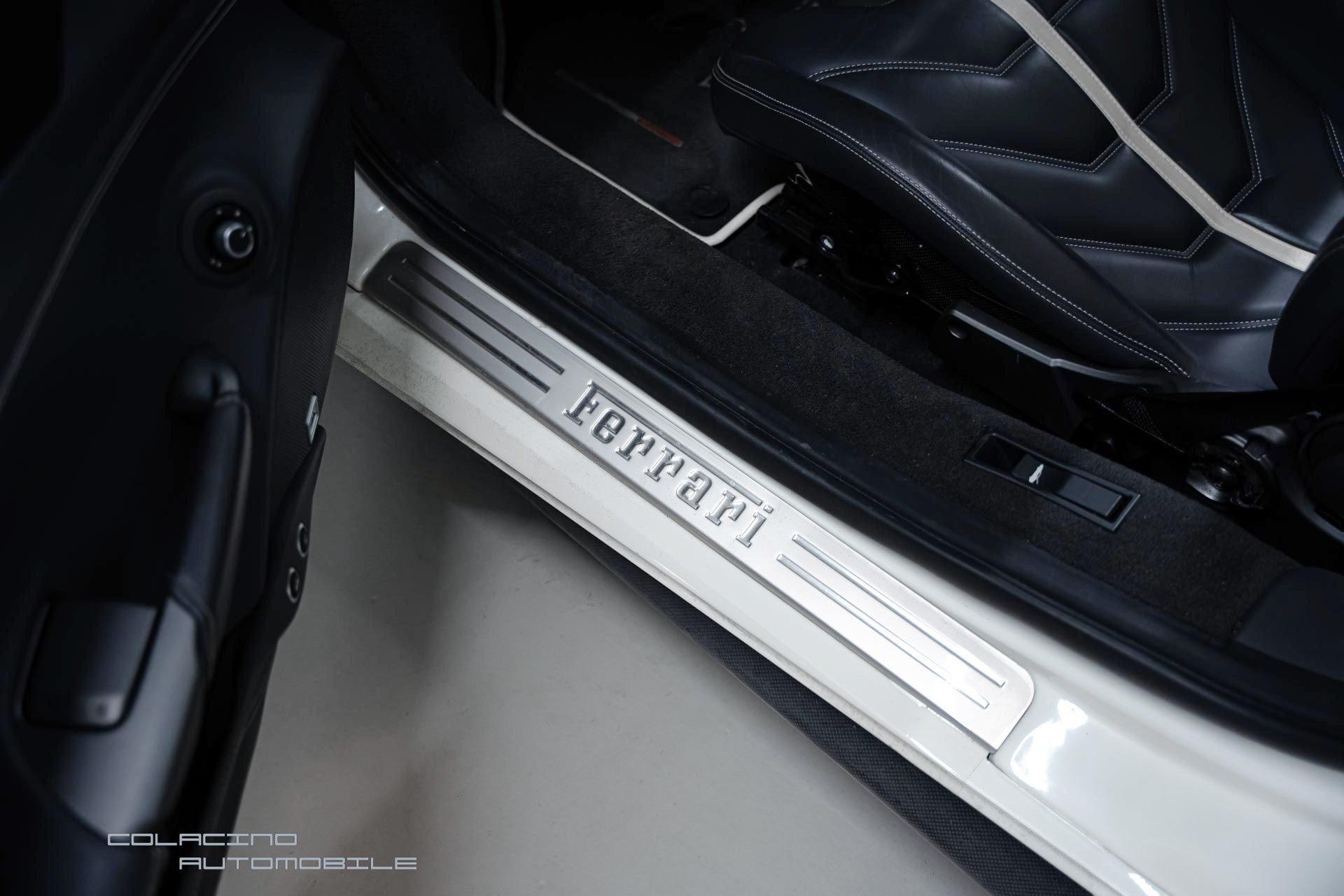 FERRARI 488 Spider 3.9 V8-image-17