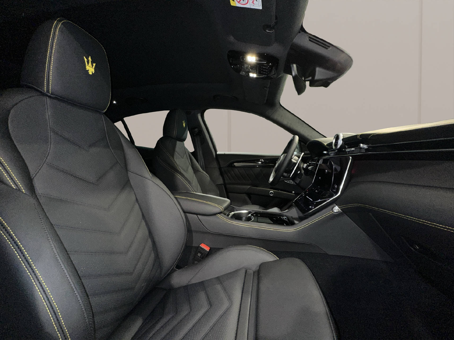 MASERATI Grecale 2.0 Hybrid Modena-image-15