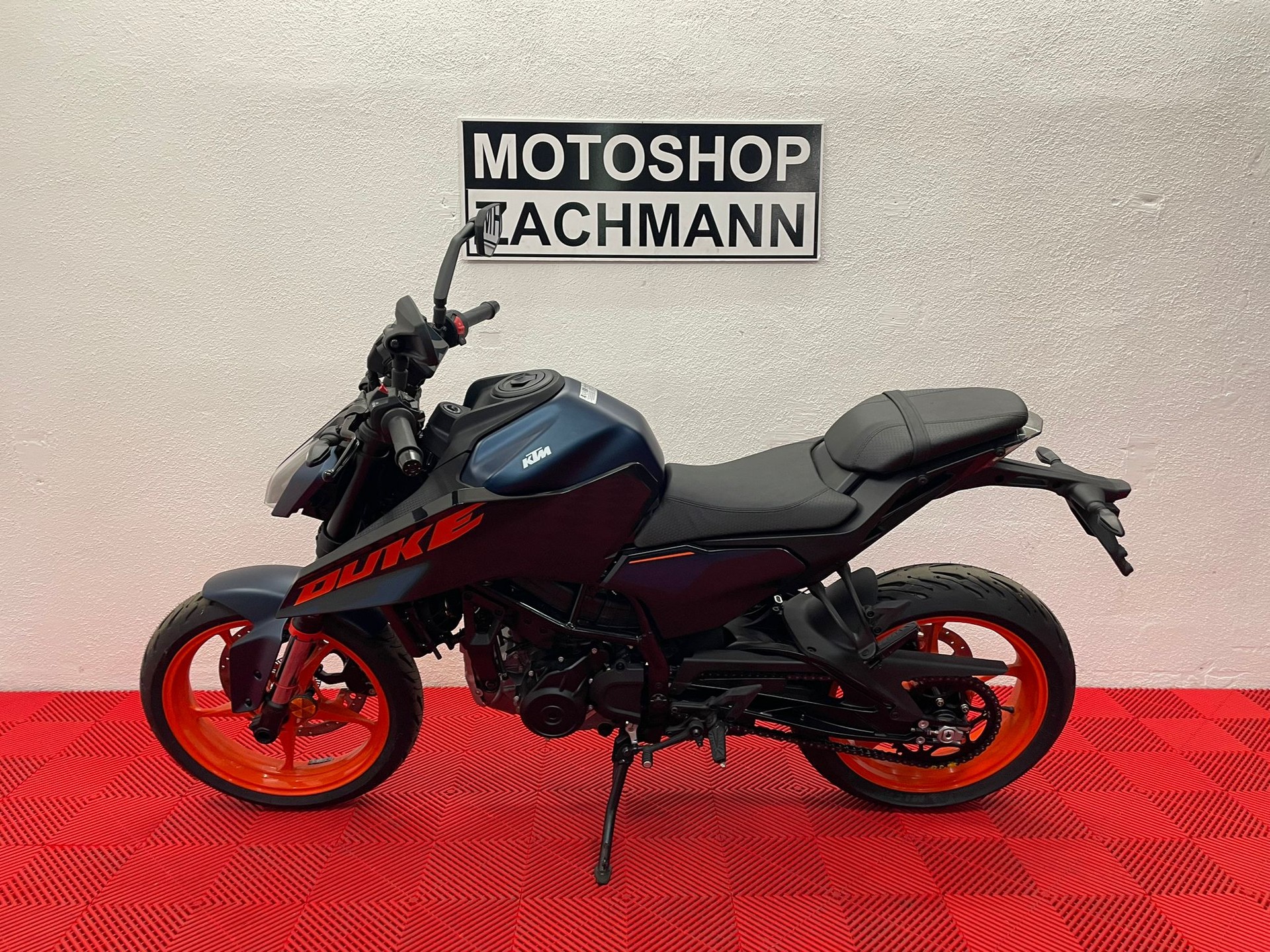 KTM 125 Duke-image-2