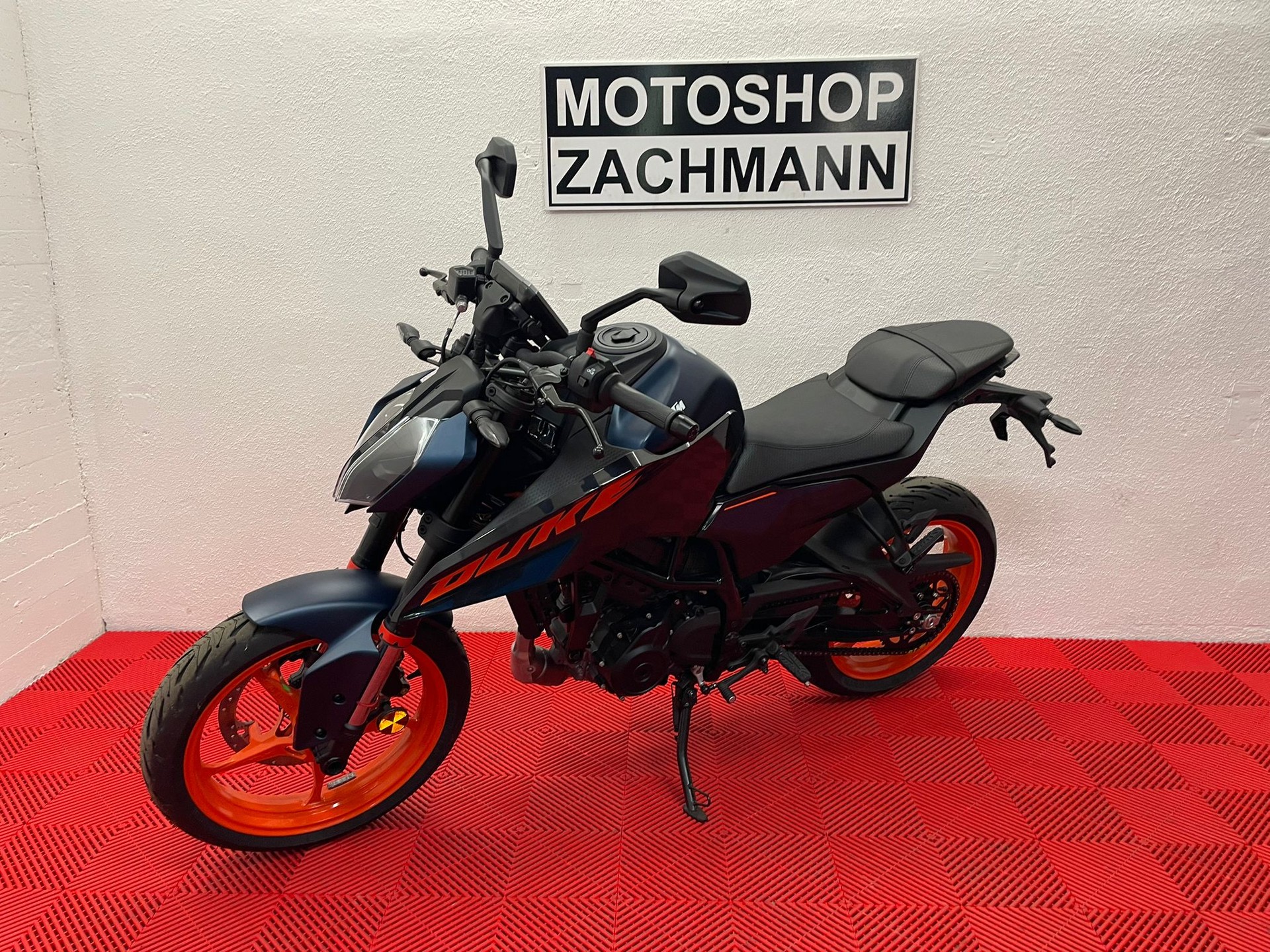 KTM 125 Duke-image-3