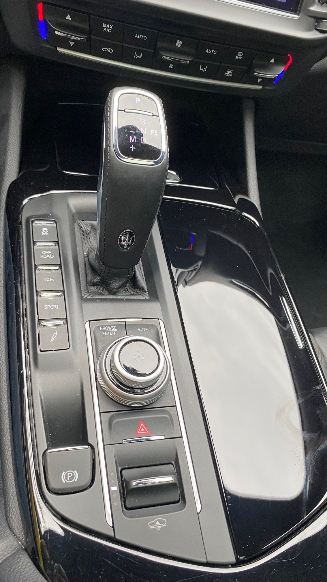 MASERATI Levante 2.0 MHEV GT Hybrid AWD Automatica-image-10
