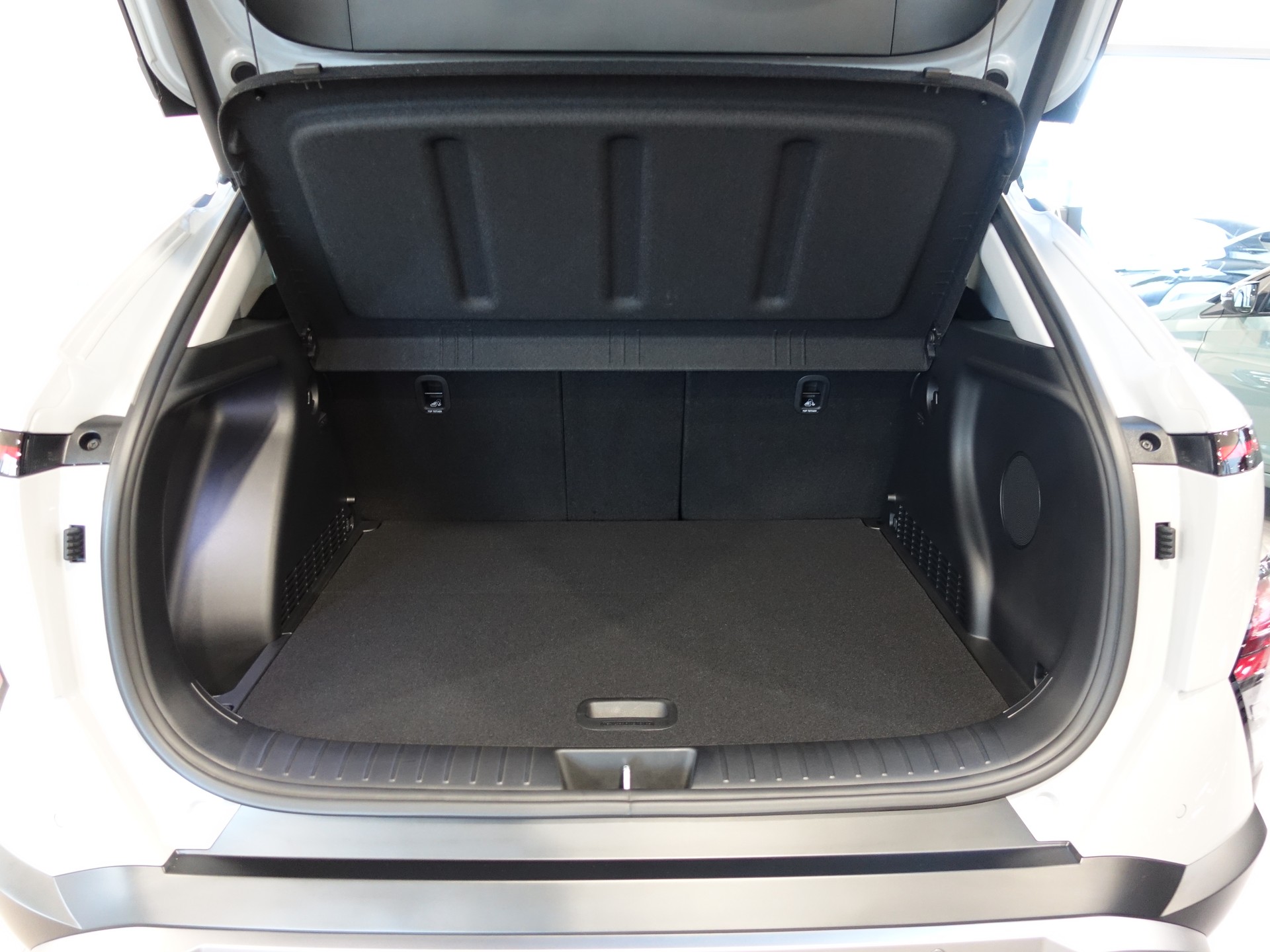 HYUNDAI Kona 1.6 GDi HEV Vertex DCT-image-11
