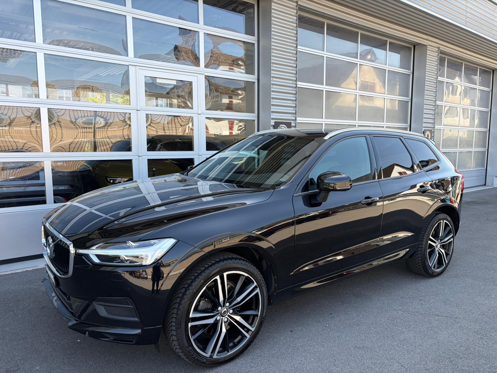 VOLVO XC60 D4 AWD Momentum Geartronic-image-1