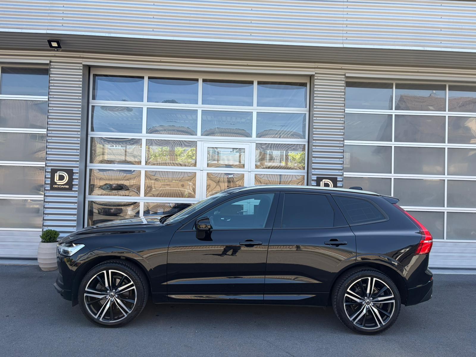 VOLVO XC60 D4 AWD Momentum Geartronic-image-8