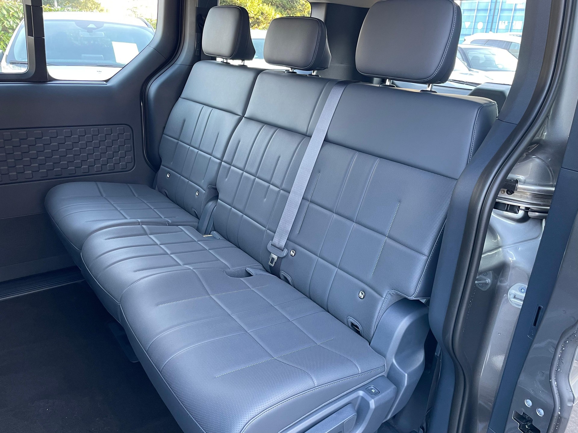 KIA PV5 Passenger 71.2 kWh Elite-image-9