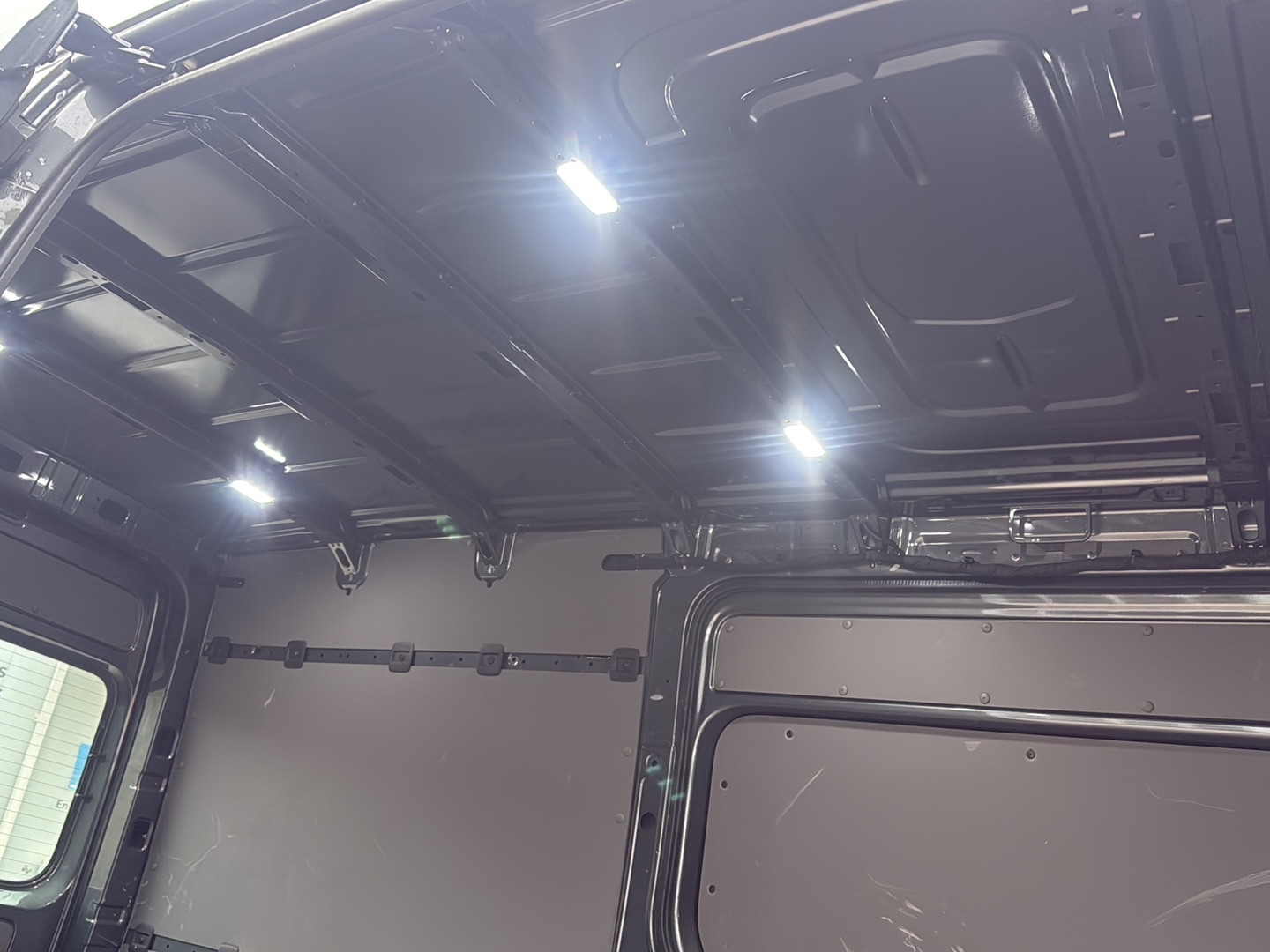 VW Crafter 35 2.0 BiTDI Entry L3 A-image-11