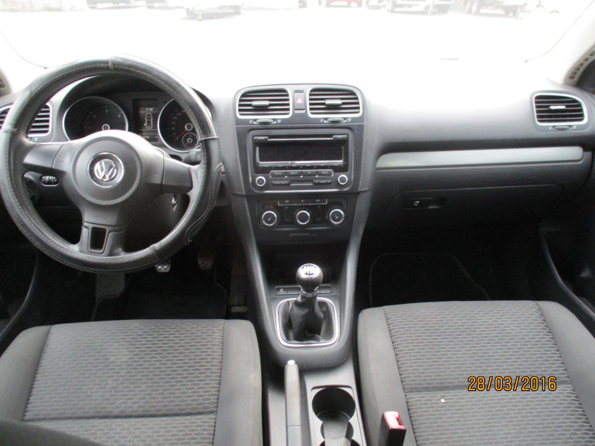 VW Golf Variant 1.6 TDI Comfortline 4Motion-image-6