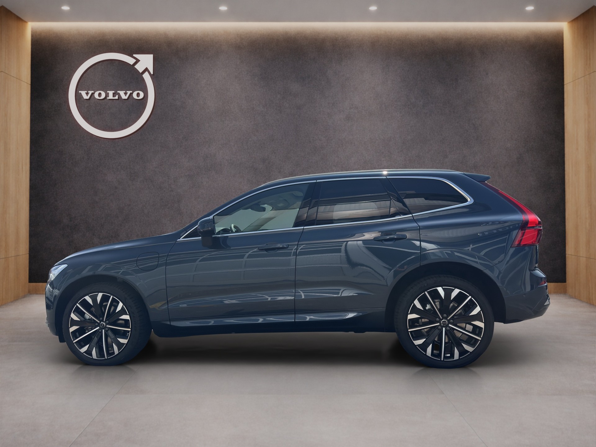 VOLVO XC60 2.0 T6 TE Ultra Bright eAWD-showroom-element-2