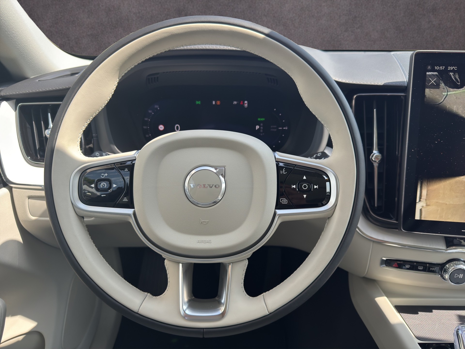 VOLVO XC60 2.0 T6 TE Ultra Bright eAWD-image-13
