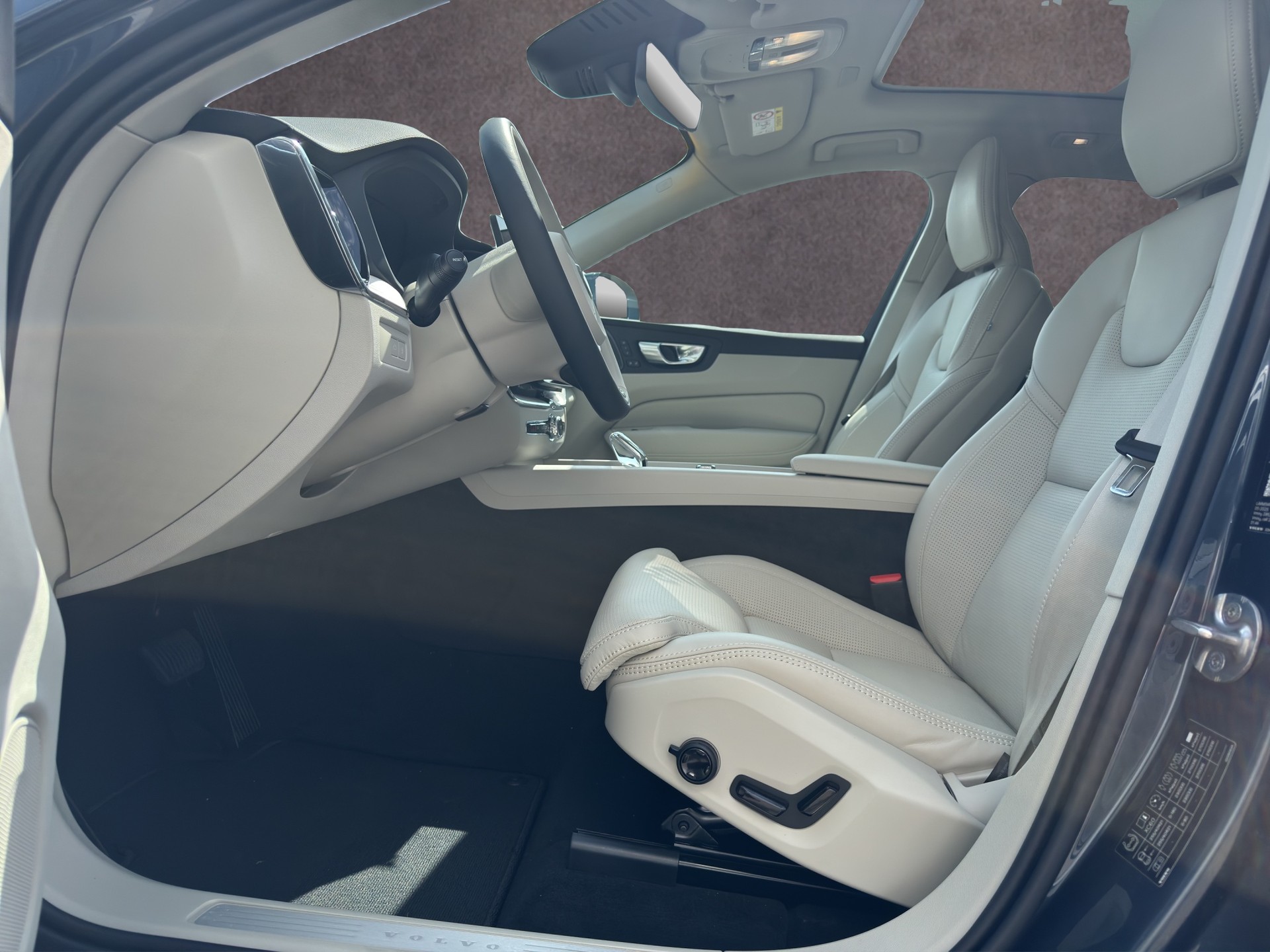 VOLVO XC60 2.0 T6 TE Ultra Bright eAWD-image-10