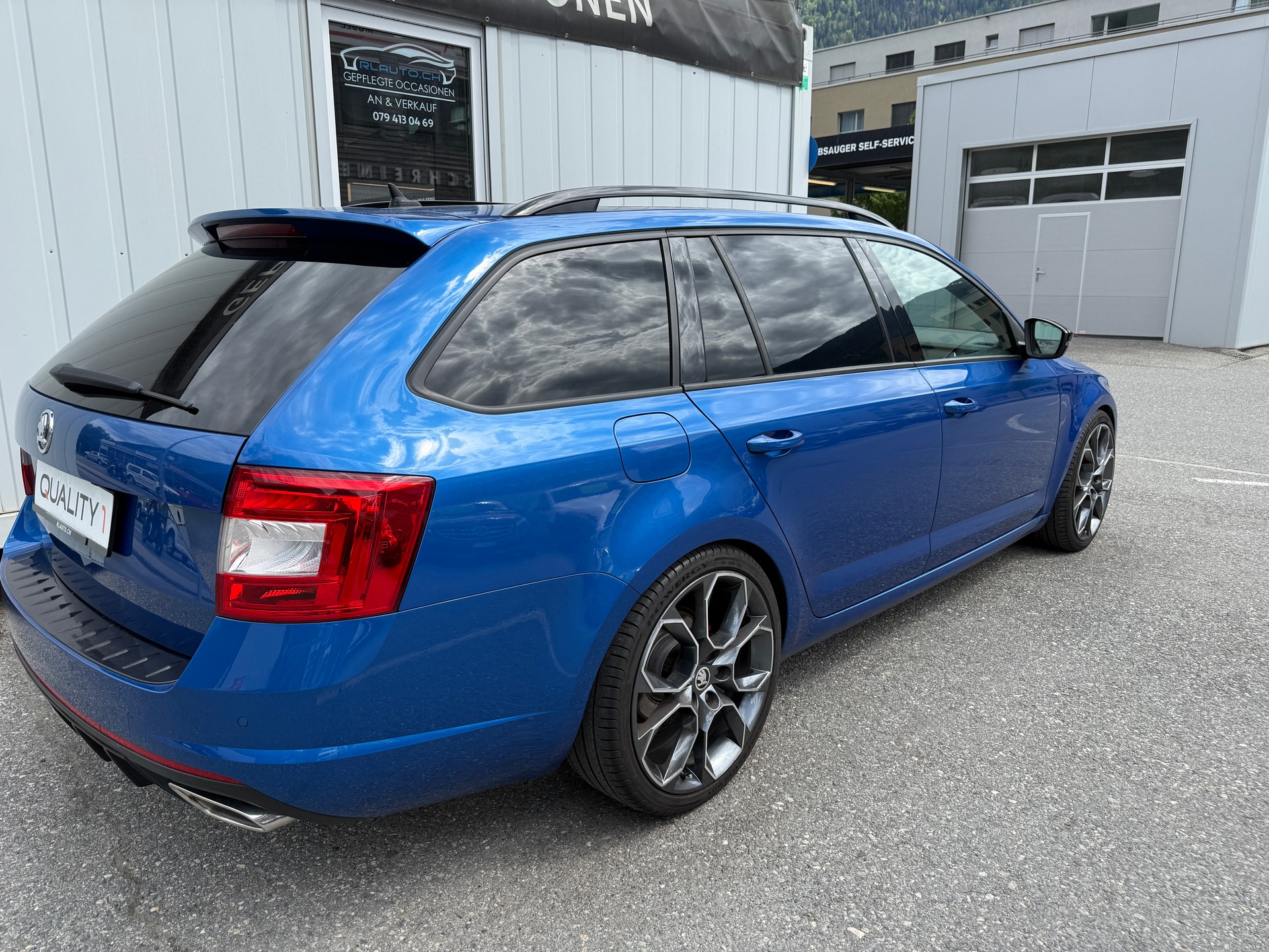 SKODA Octavia Combi 2.0 TDI RS DSG *RS-EXTREM* *TIEFERLEGUNG* H&R *DISTANZSCHEIBEN * 19" ALU*-showroom-element-3