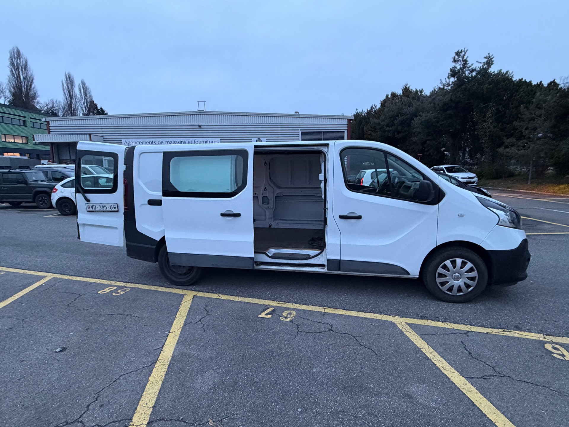 RENAULT Trafic 1.6 ENERGY TwinT. dCi125 2.9t Business L2H1-image-5