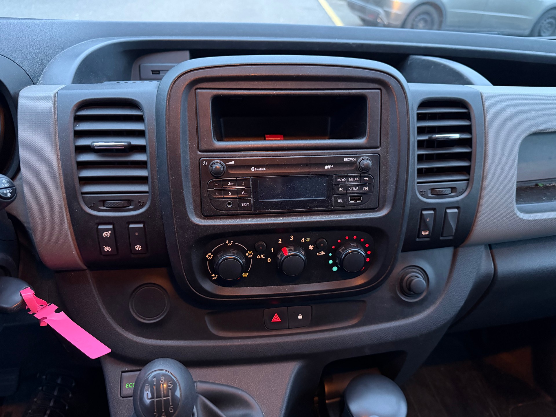 RENAULT Trafic 1.6 ENERGY TwinT. dCi125 2.9t Business L2H1-image-9