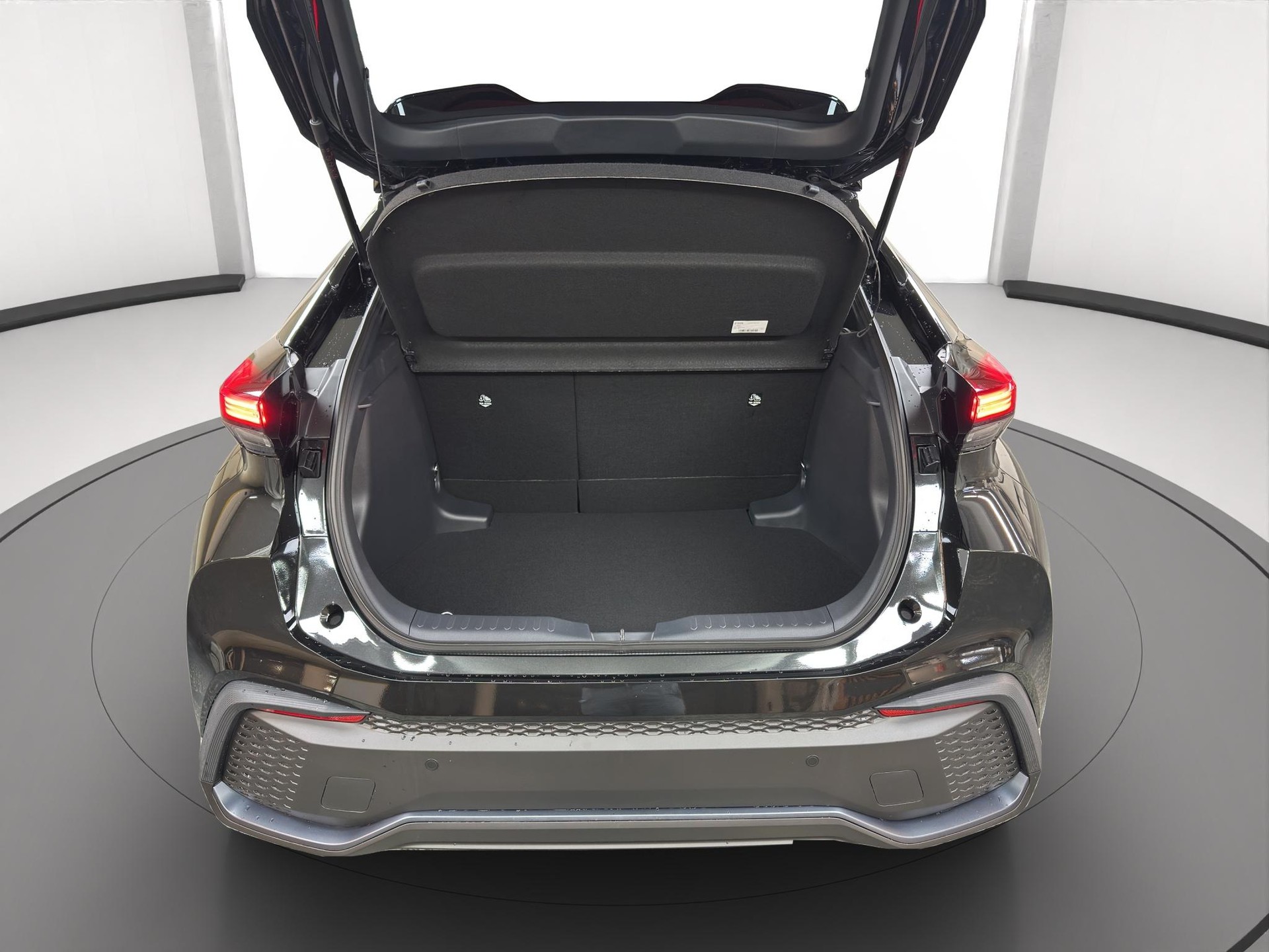 TOYOTA C-HR 1.8 HEV Swiss Edition-image-14