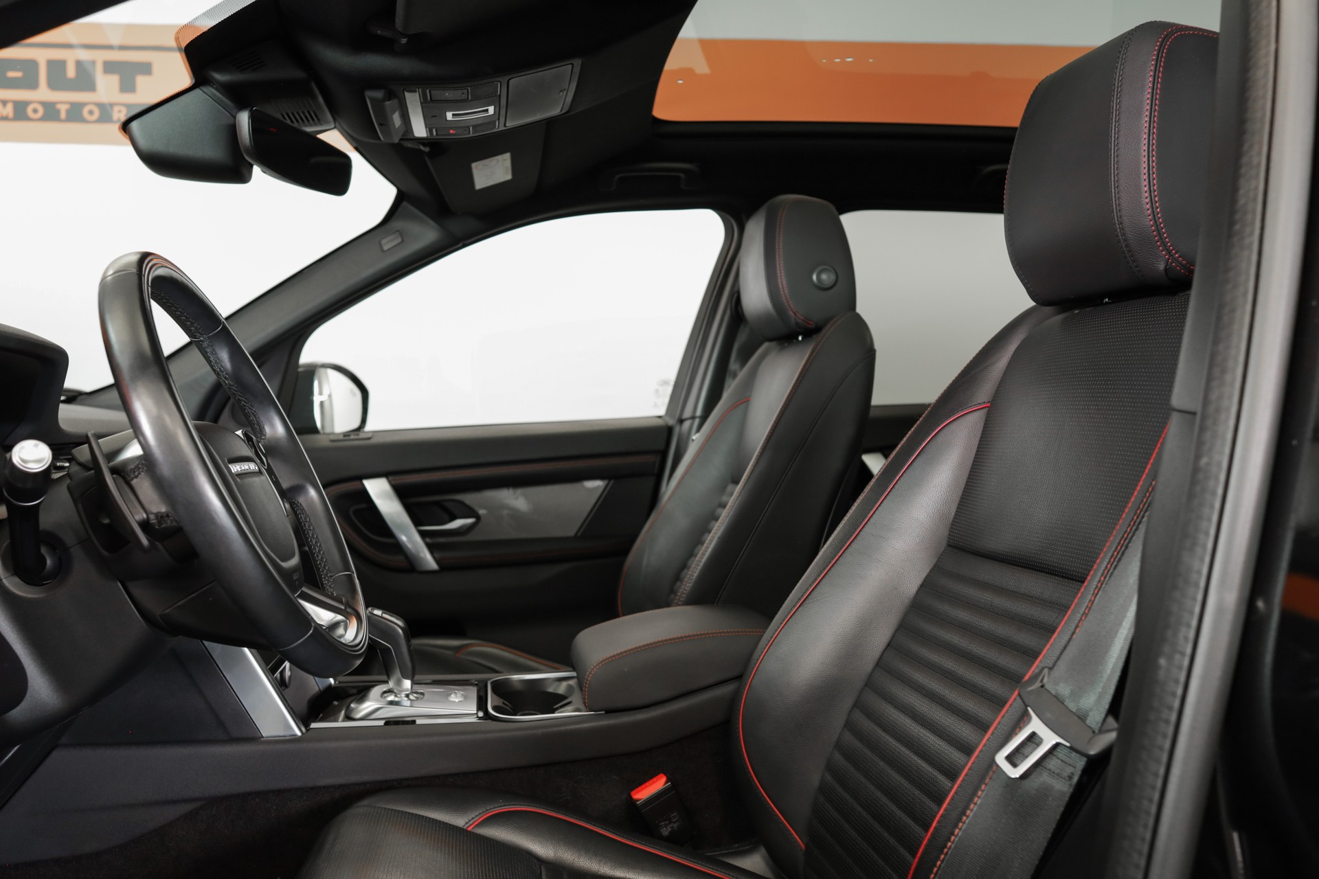 LAND ROVER Discovery Sport R Dyn P250 2.0 Si4 MHEV SE AT9-image-6